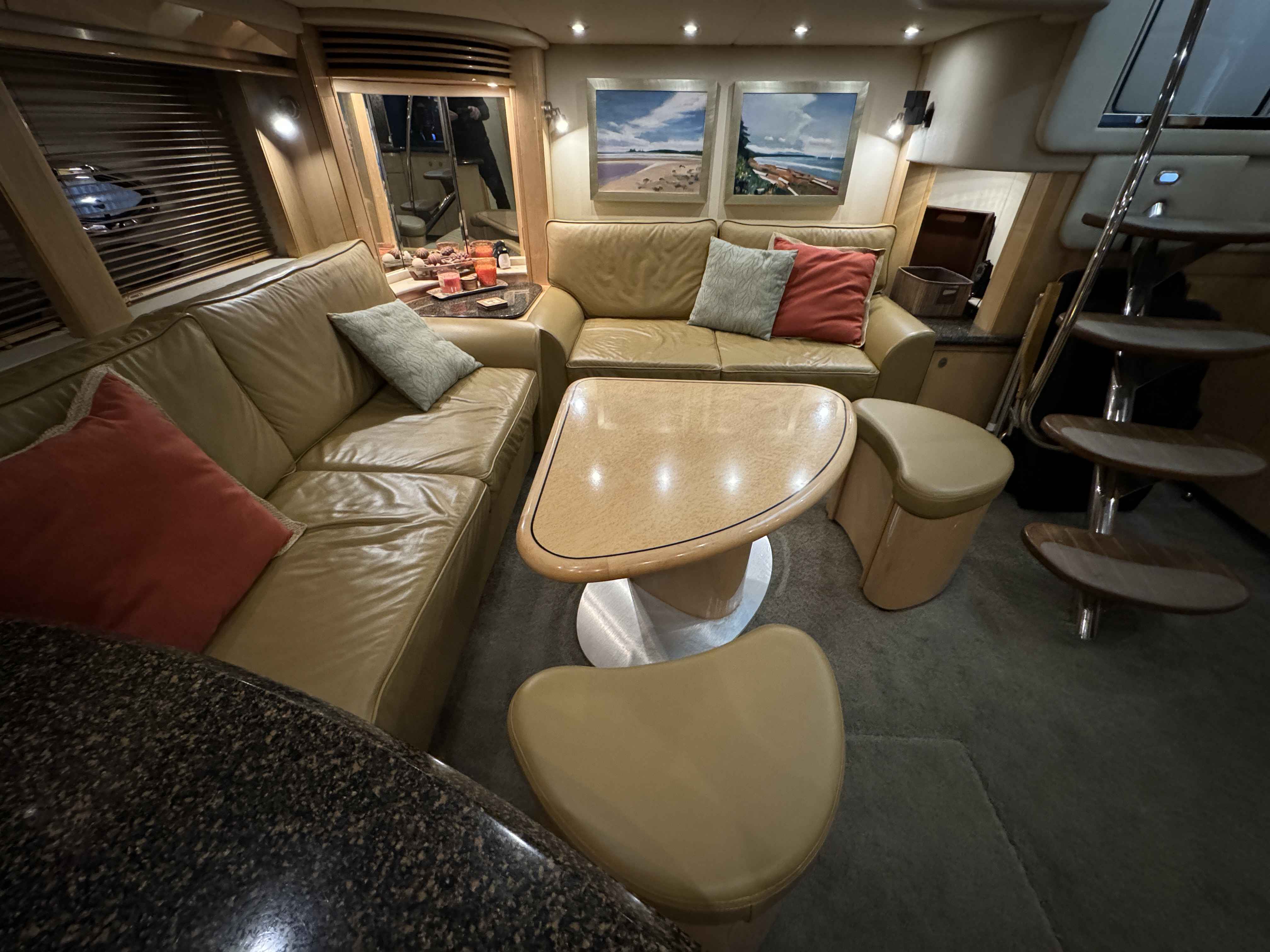 Pre-Owned 2005 Sea ray 500 Sundancer for Sale | Vancouver, BC | M&P Yacht Centre | 69d55f928c0622187f07382c