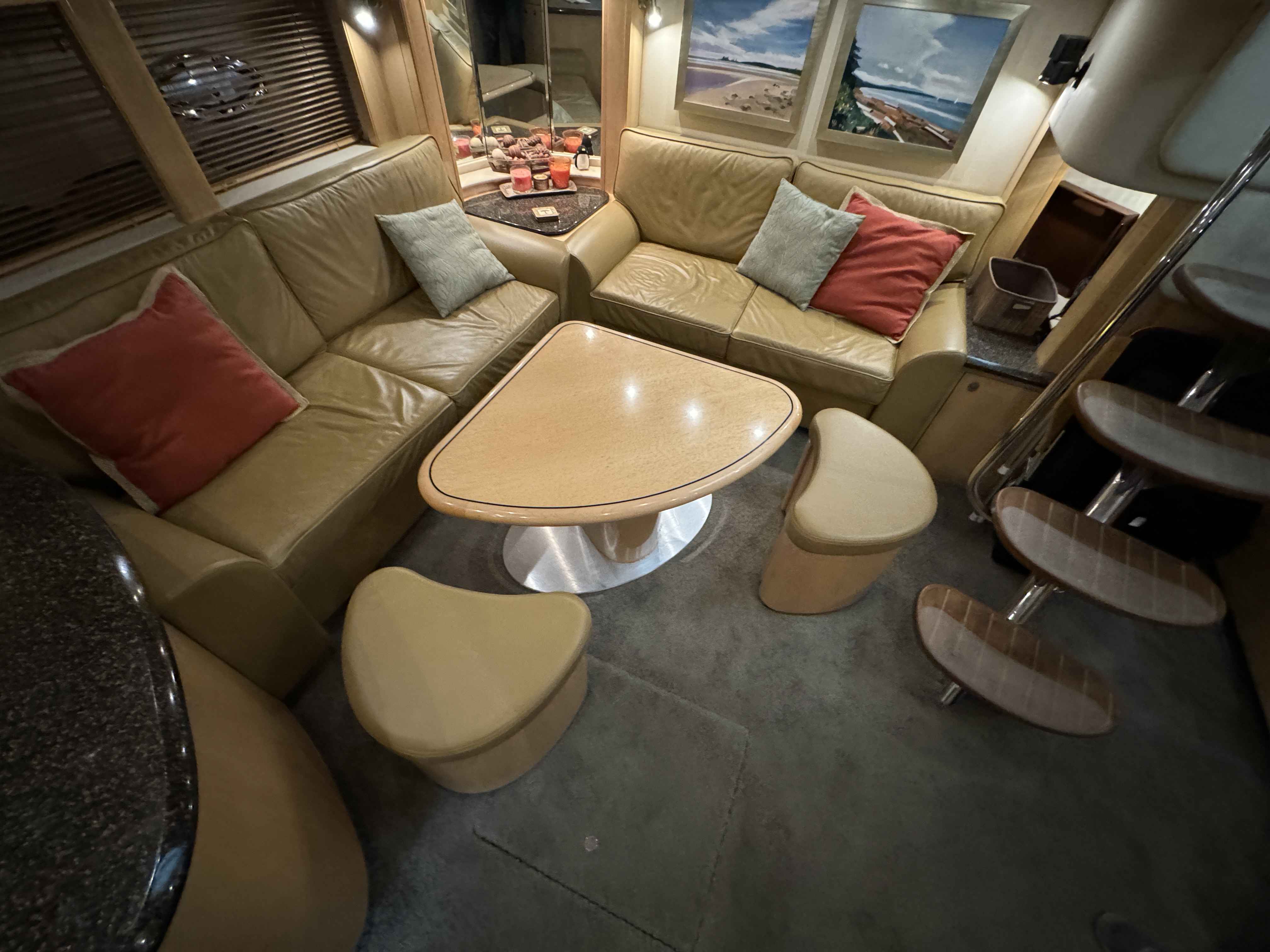 Pre-Owned 2005 Sea ray 500 Sundancer for Sale | Vancouver, BC | M&P Yacht Centre | 69d55f928c0622187f07382c