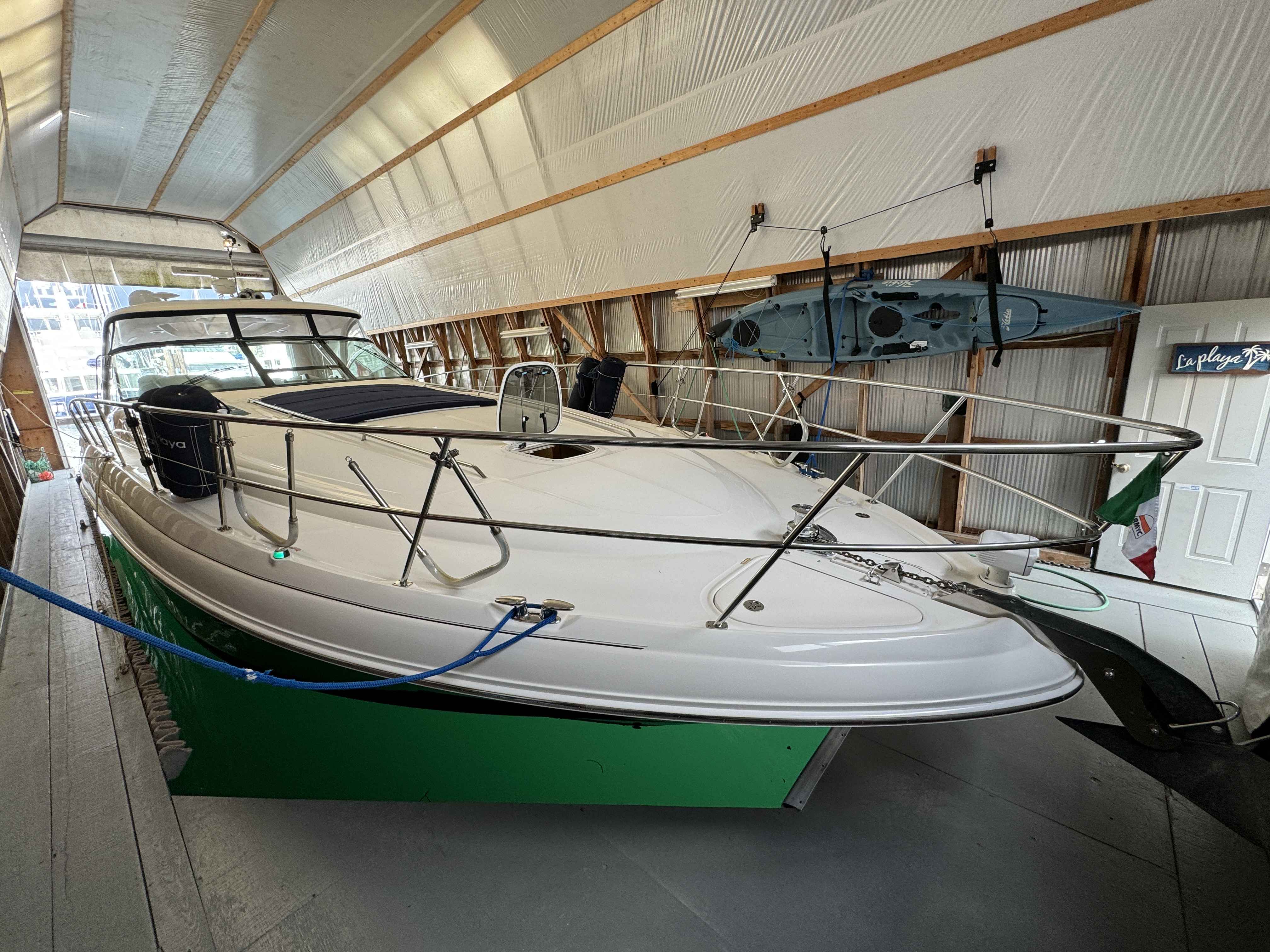 Pre-Owned 2005 Sea ray 500 Sundancer for Sale | Vancouver, BC | M&P Yacht Centre | 69d55f928c0622187f07382c