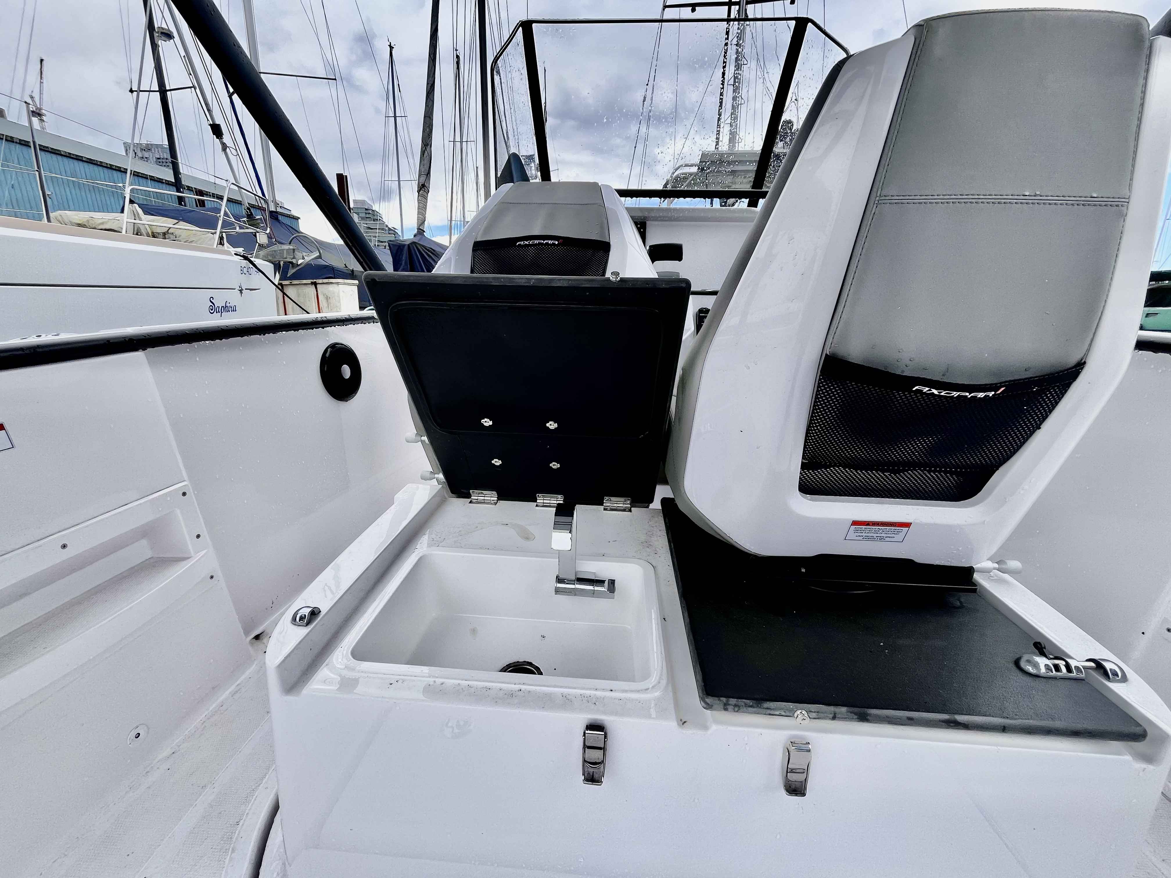 Pre-Owned 2023 Axopar 22 T-Top for Sale | Vancouver, BC | M&P Yacht Centre | 69d56de1c401a4e6e8002710