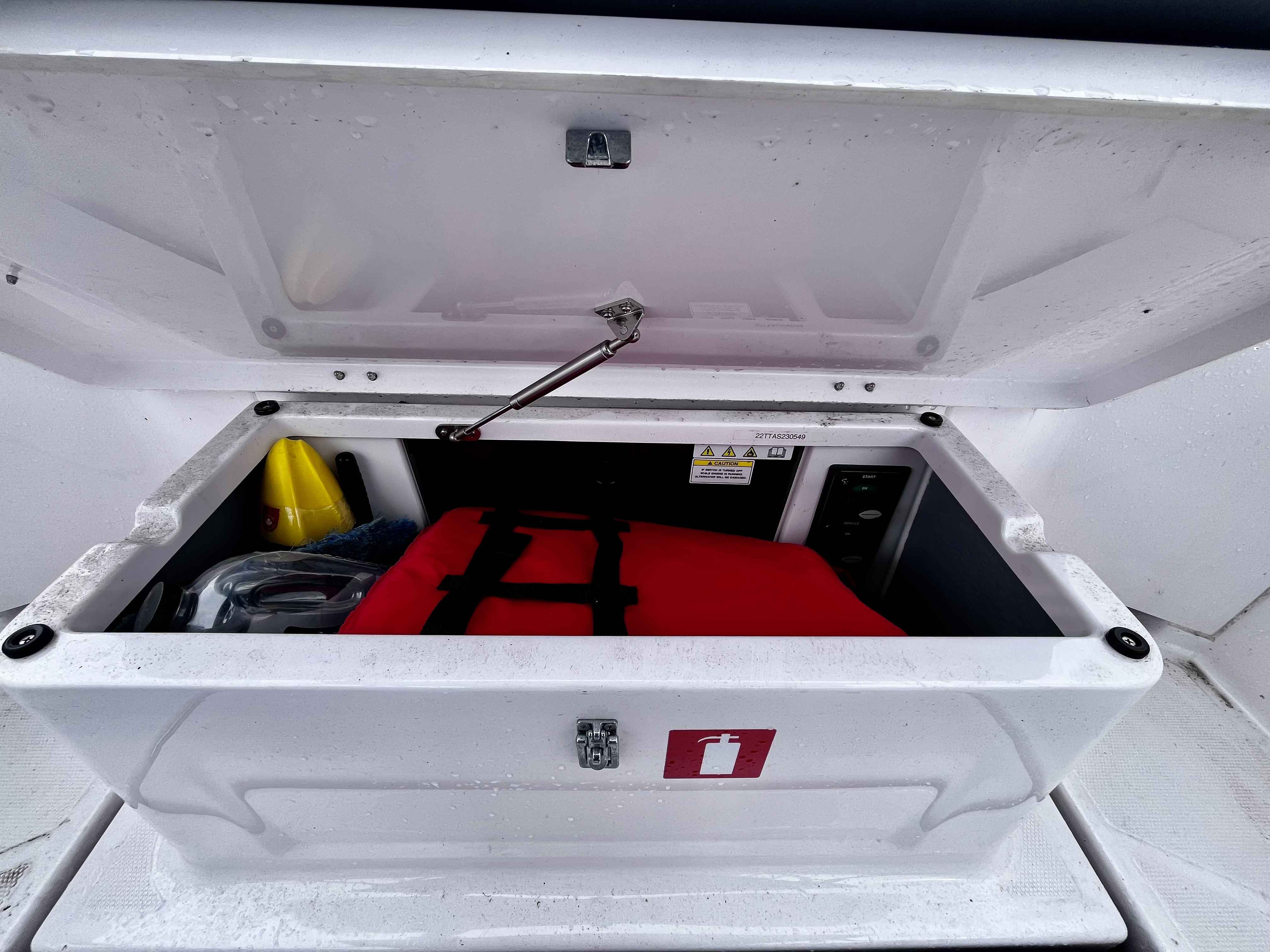 Pre-Owned 2023 Axopar 22 T-Top for Sale | Vancouver, BC | M&P Yacht Centre | 69d56de1c401a4e6e8002710