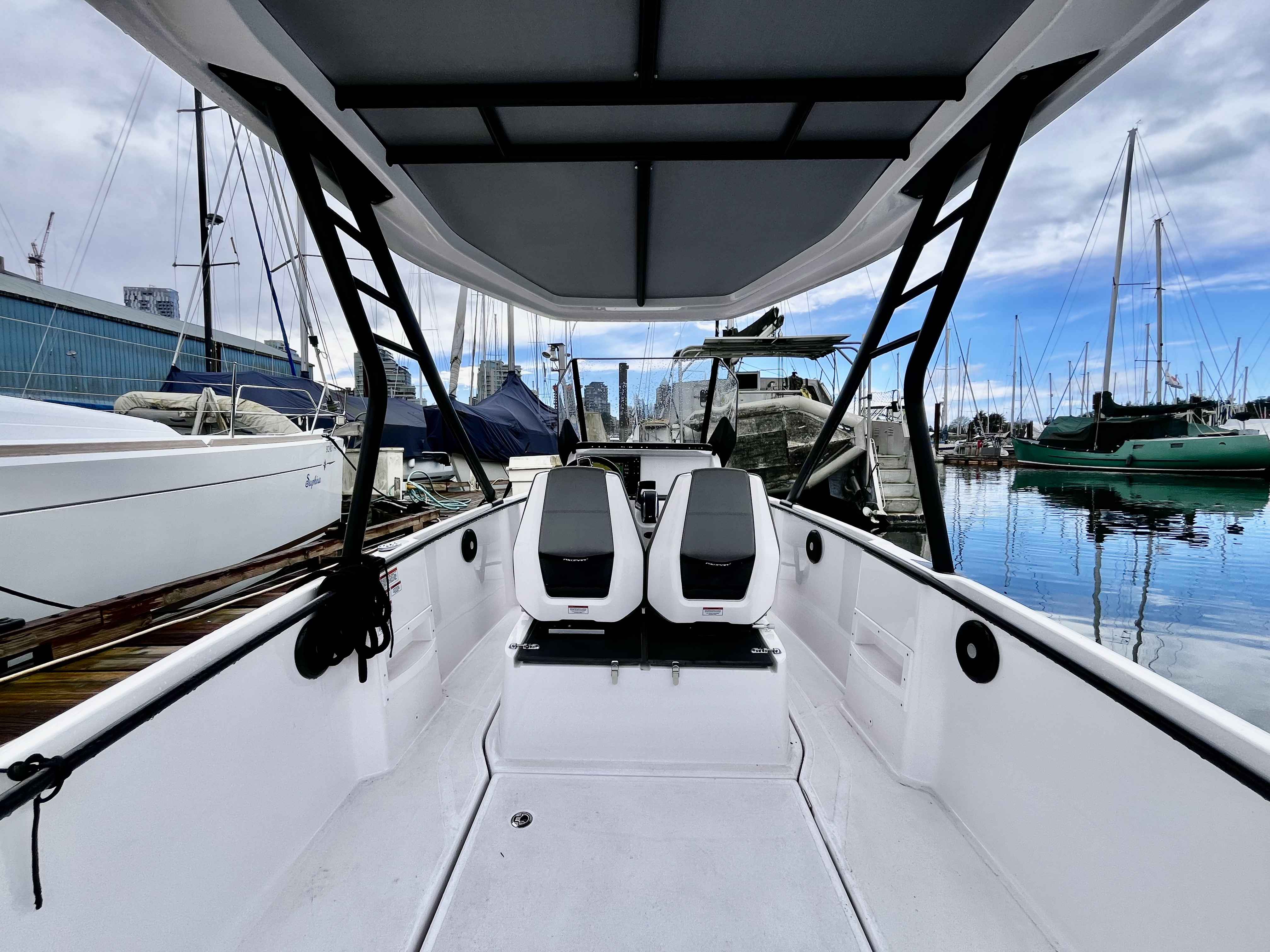 Pre-Owned 2023 Axopar 22 T-Top for Sale | Vancouver, BC | M&P Yacht Centre | 69d56de1c401a4e6e8002710