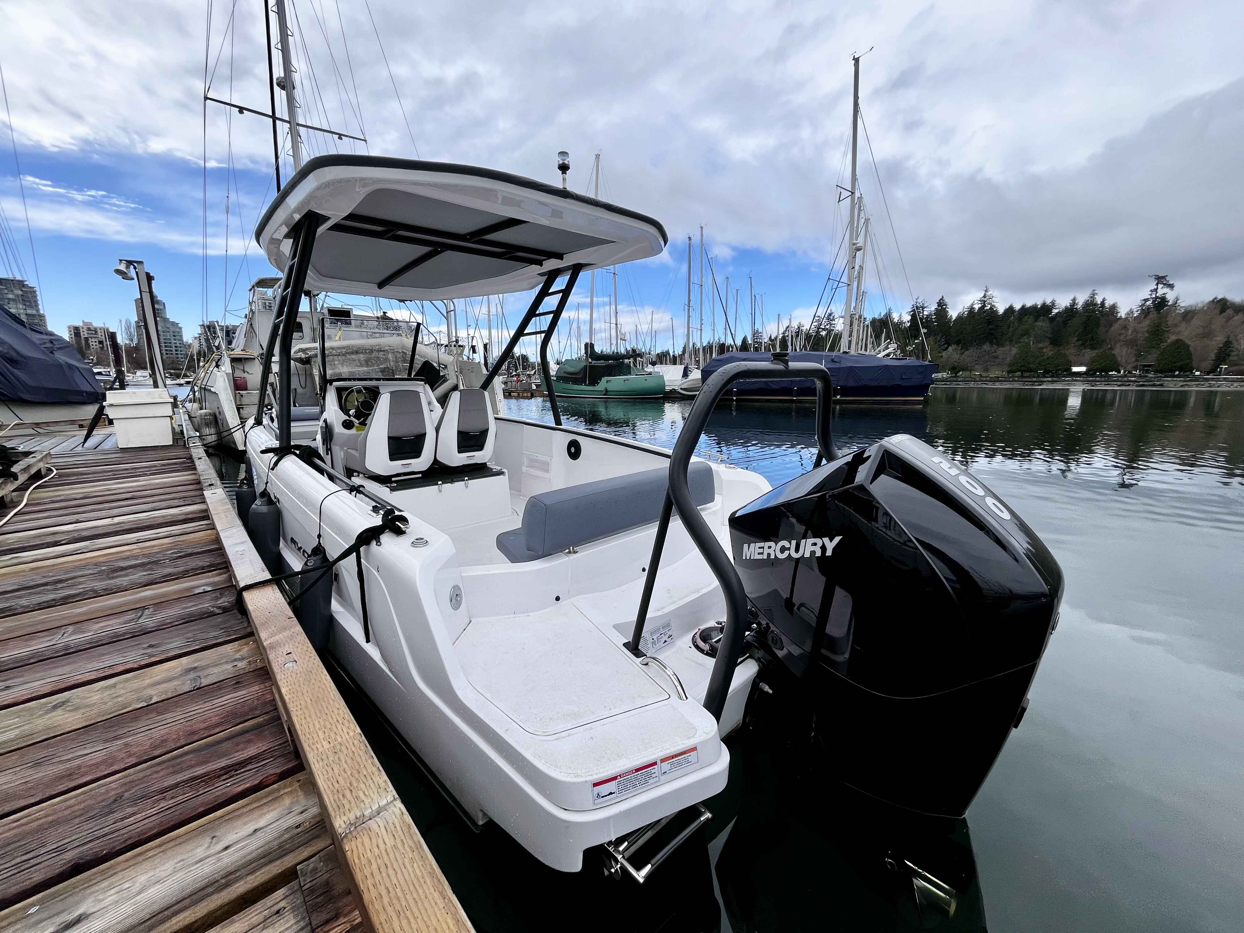 Pre-Owned 2023 Axopar 22 T-Top for Sale | Vancouver, BC | M&P Yacht Centre | 69d56de1c401a4e6e8002710