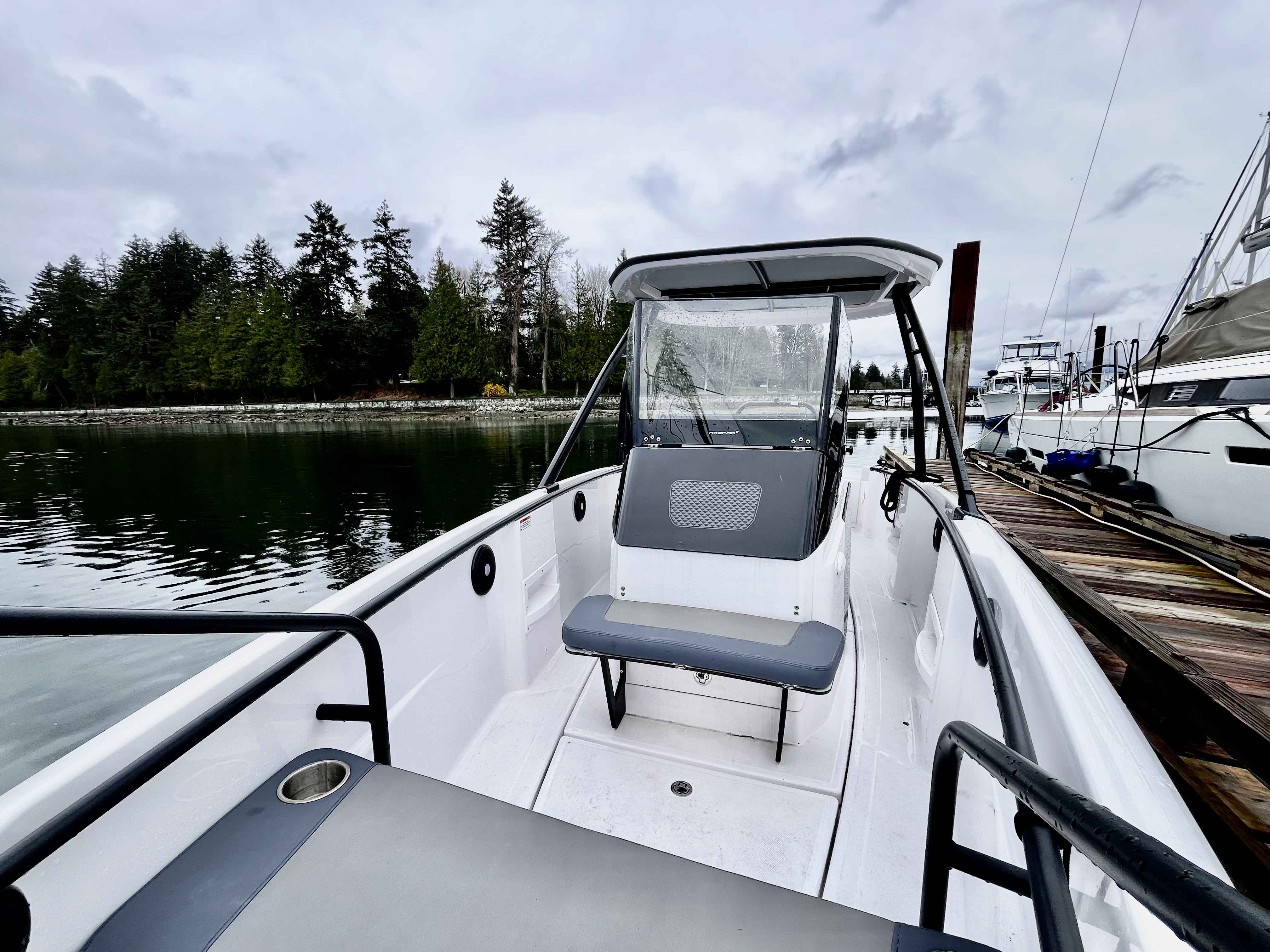 Pre-Owned 2023 Axopar 22 T-Top for Sale | Vancouver, BC | M&P Yacht Centre | 69d56de1c401a4e6e8002710