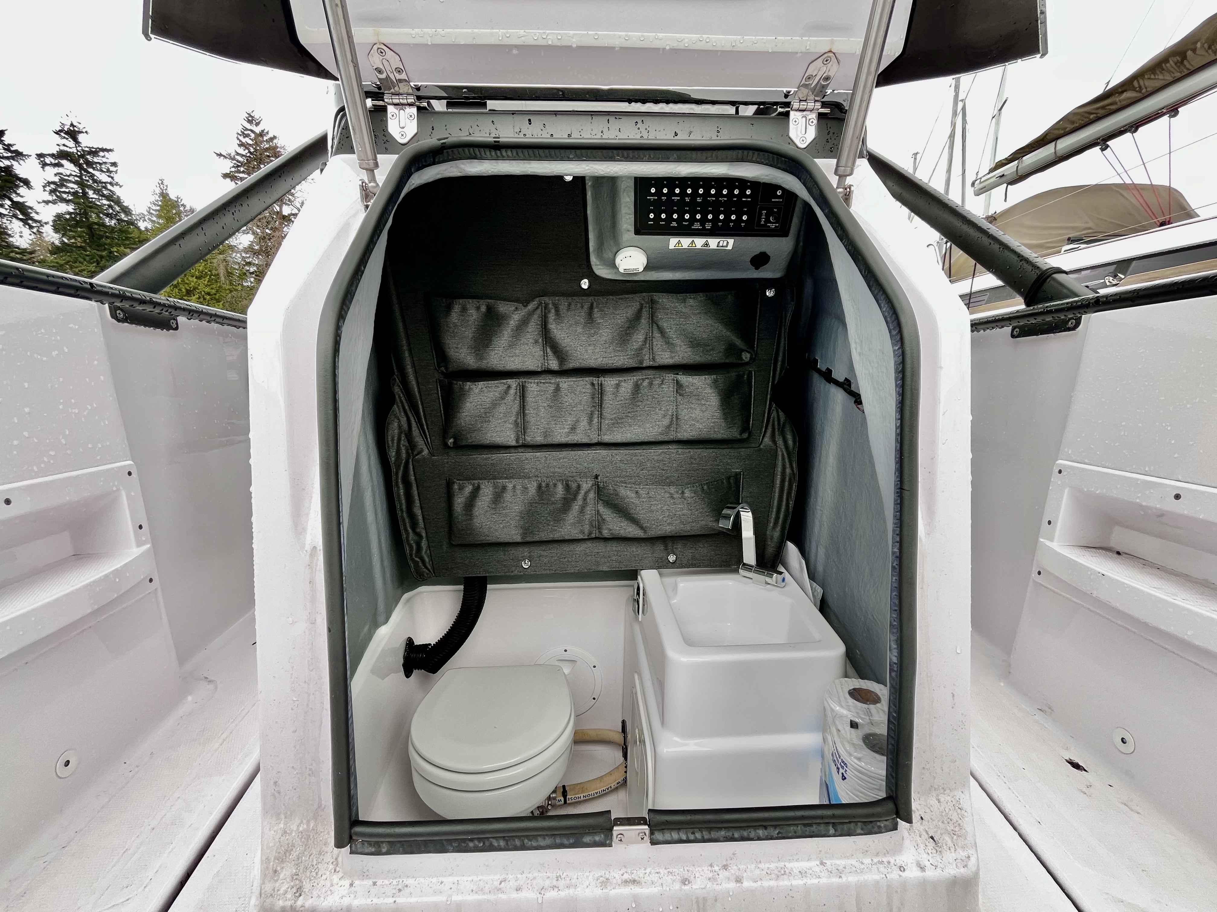 Pre-Owned 2023 Axopar 22 T-Top for Sale | Vancouver, BC | M&P Yacht Centre | 69d56de1c401a4e6e8002710