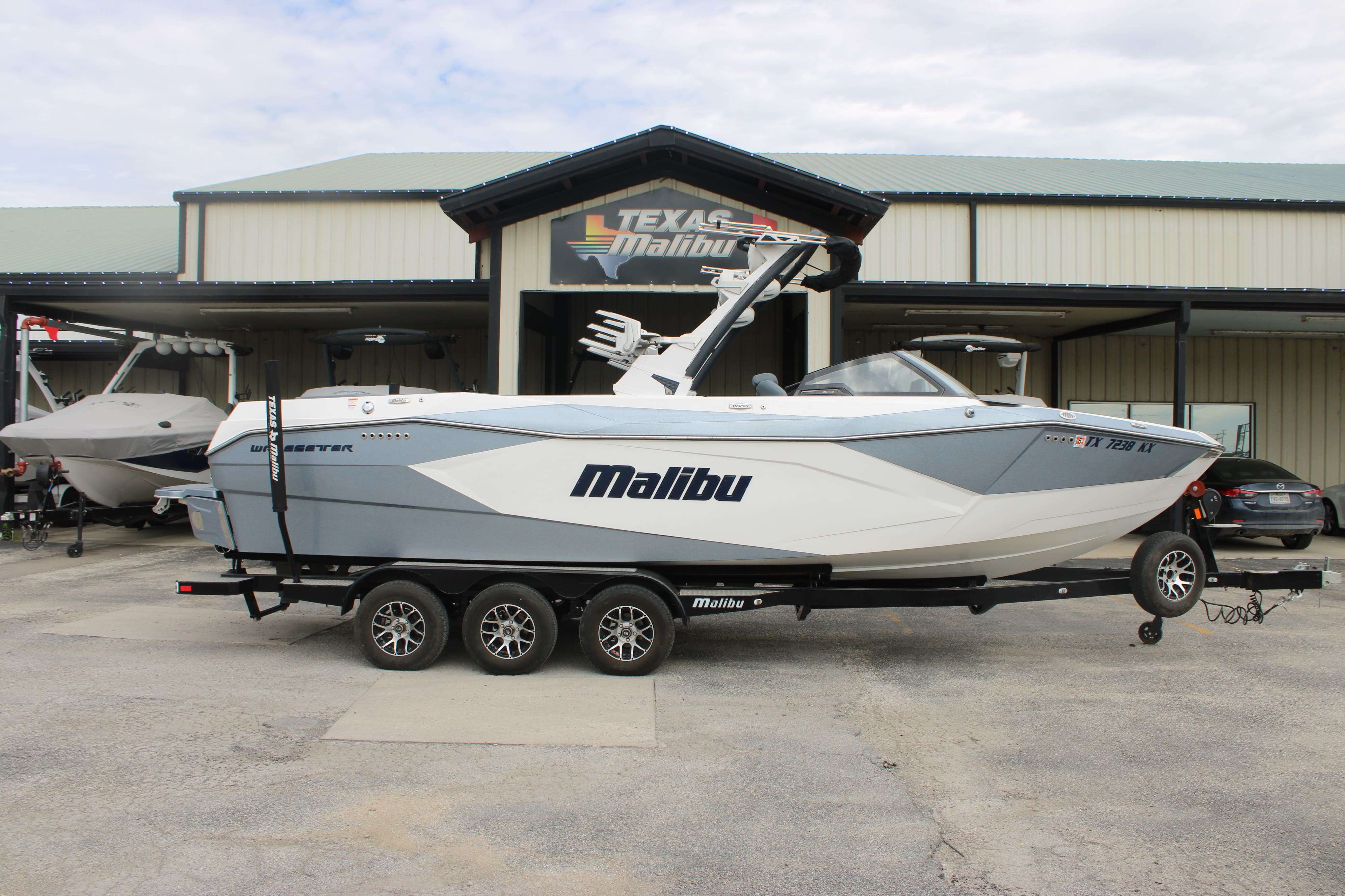2023 Malibu Boats Wakesetter 26 LSV-1