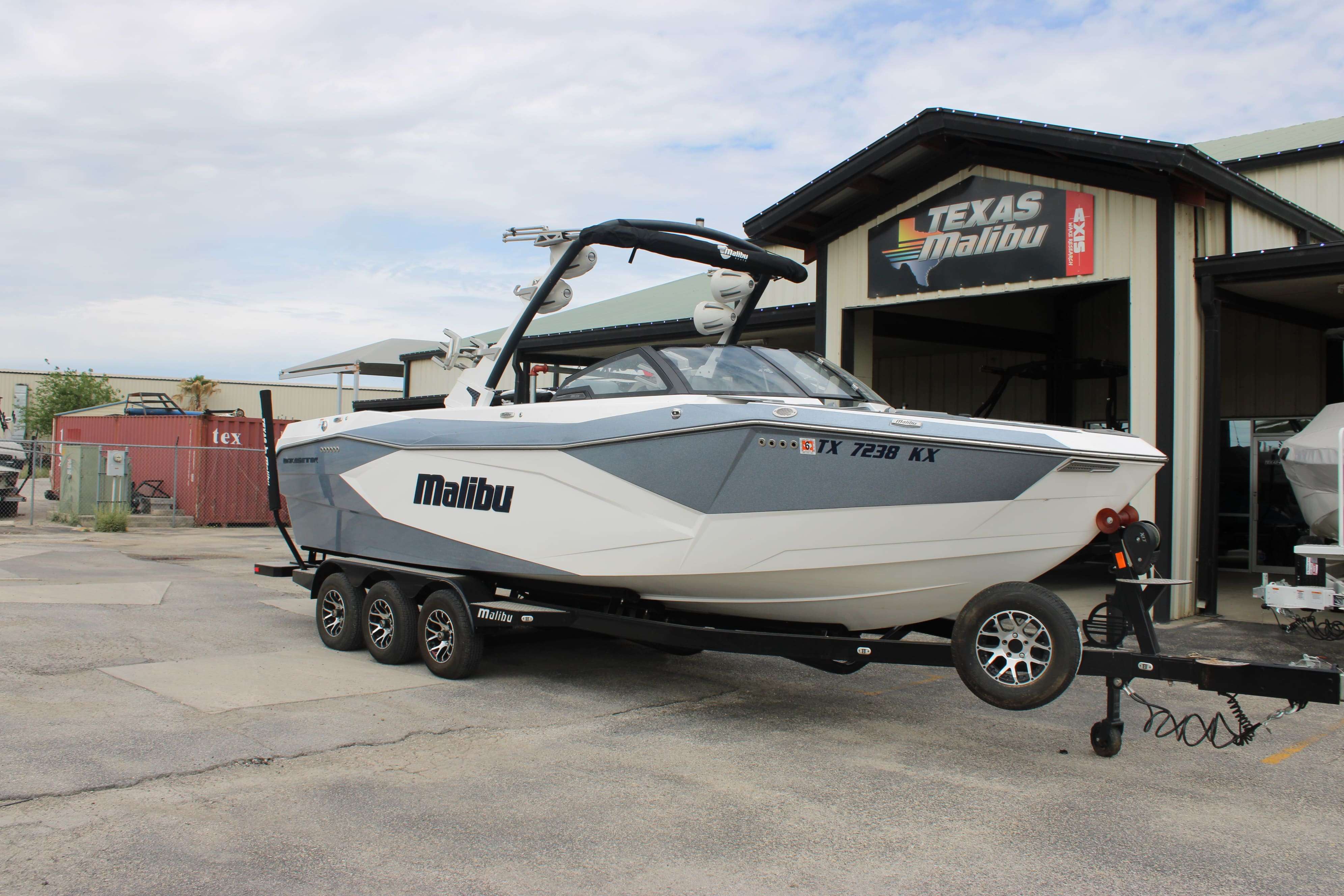 2023 Malibu Boats Wakesetter 26 LSV-2