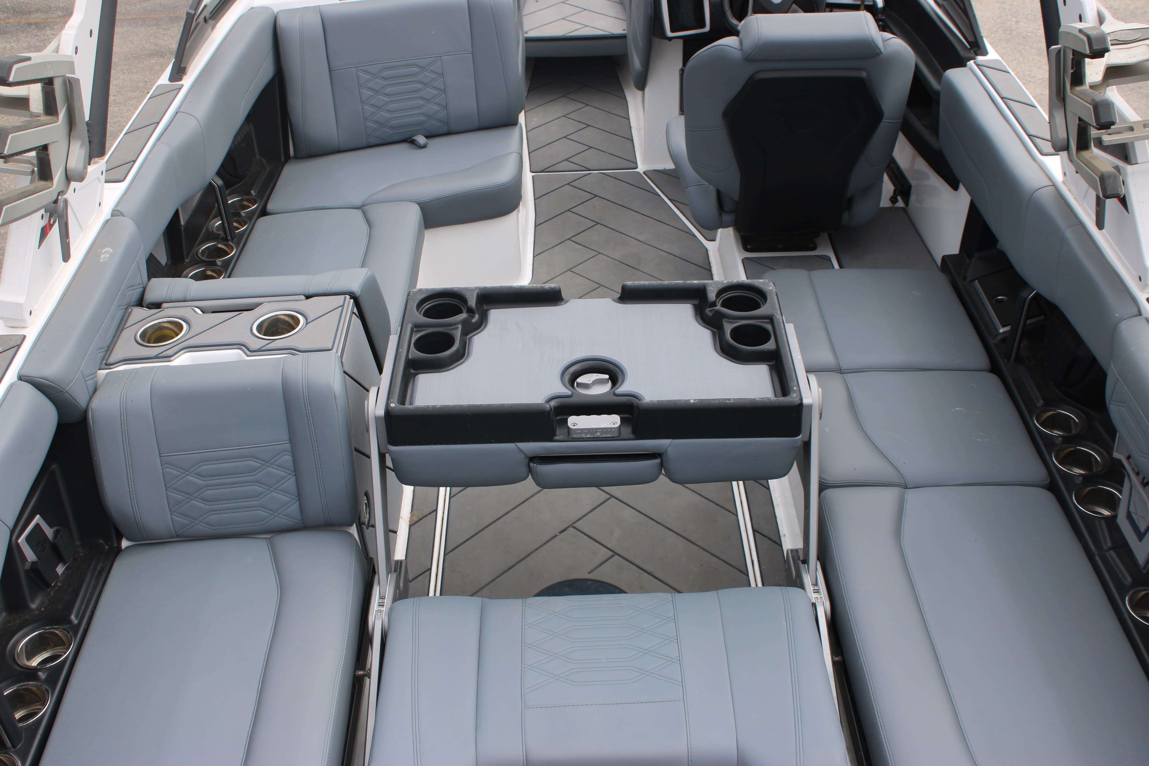 2023 Malibu Boats Wakesetter 26 LSV-13