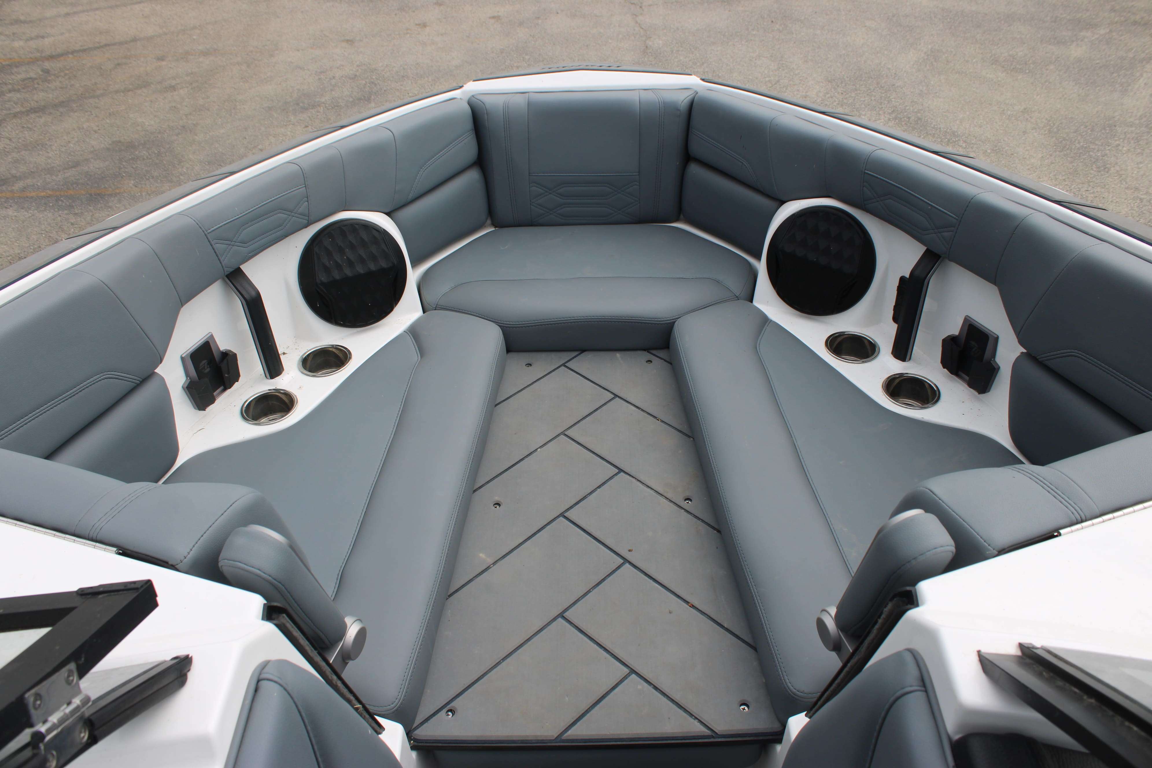 2023 Malibu Boats Wakesetter 26 LSV-18