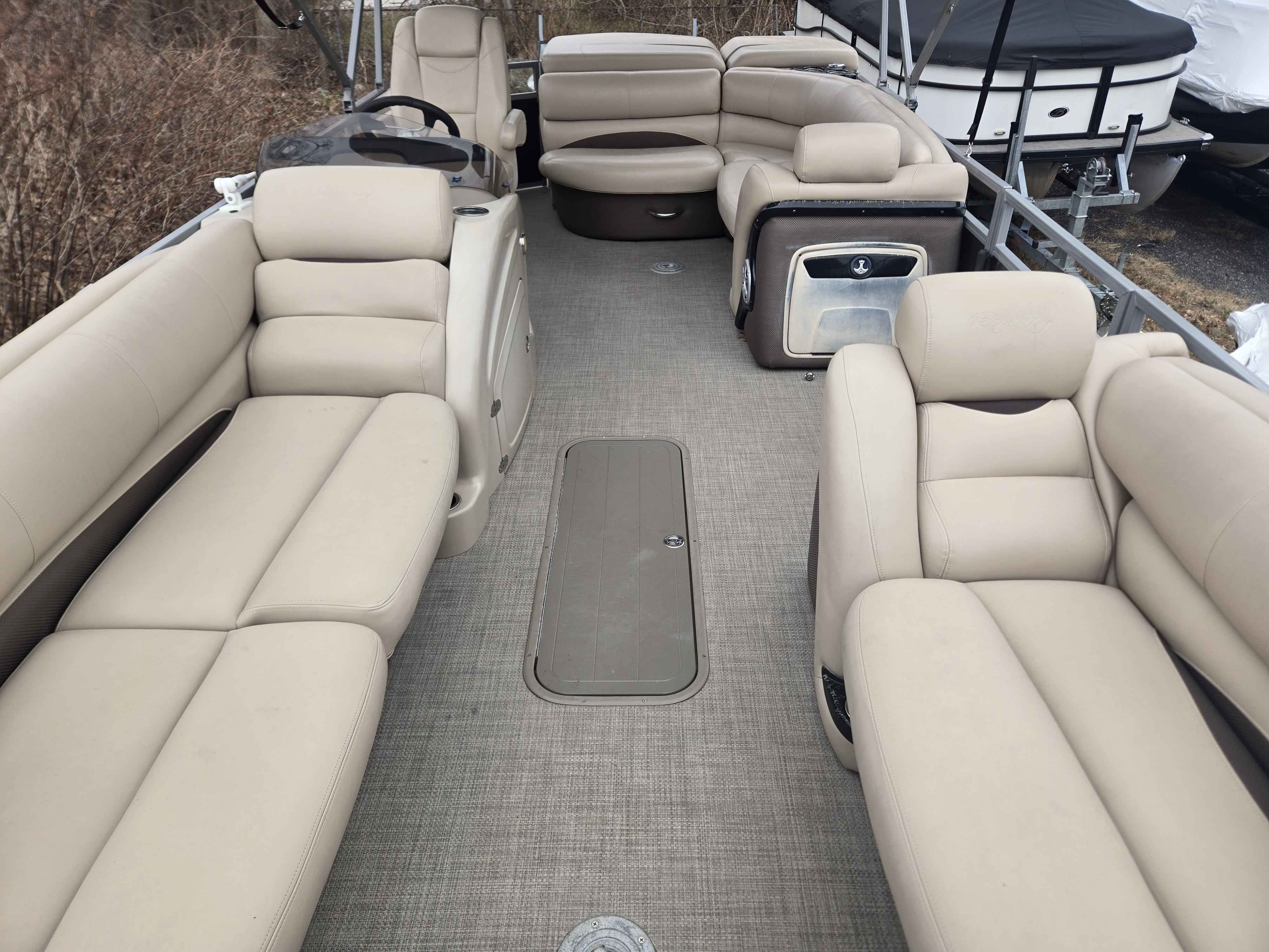 2016 Regency 220 DL3-6