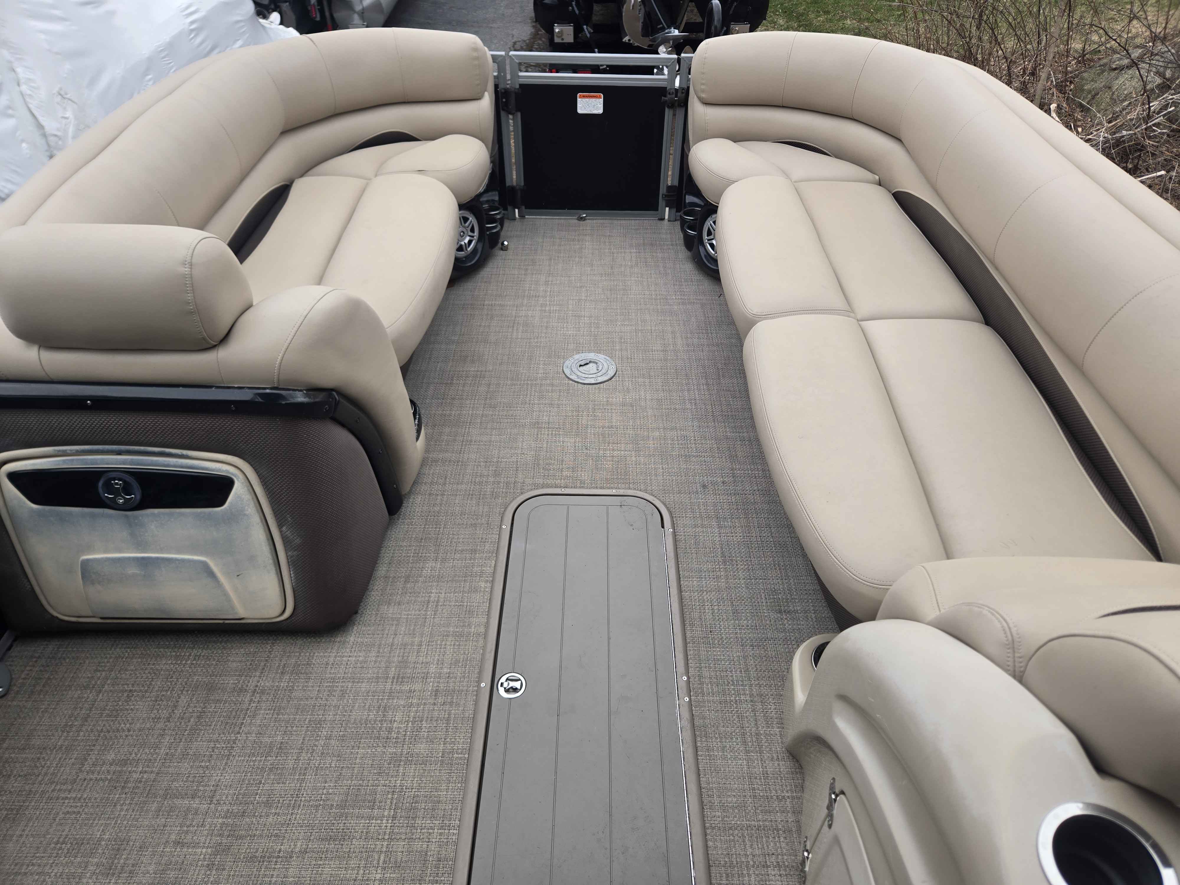 2016 Regency 220 DL3-8