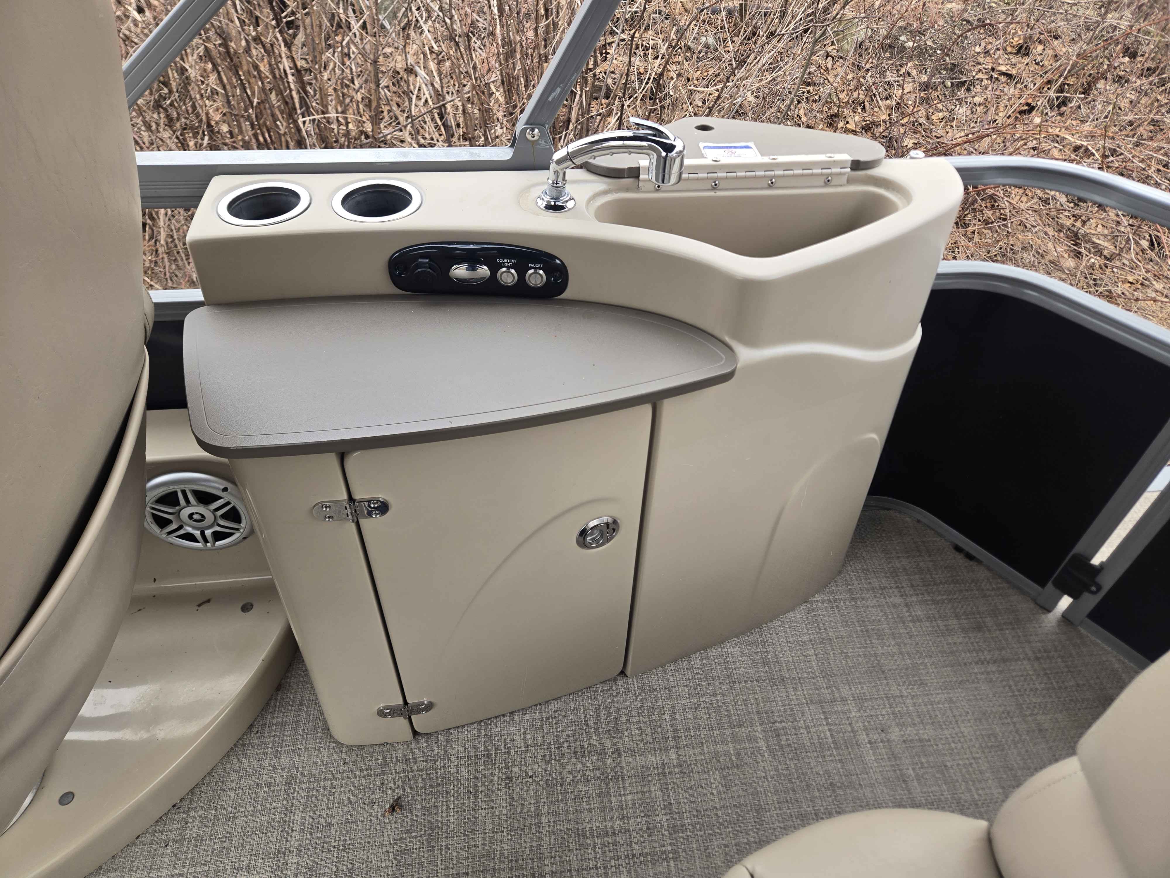 2016 Regency 220 DL3-15