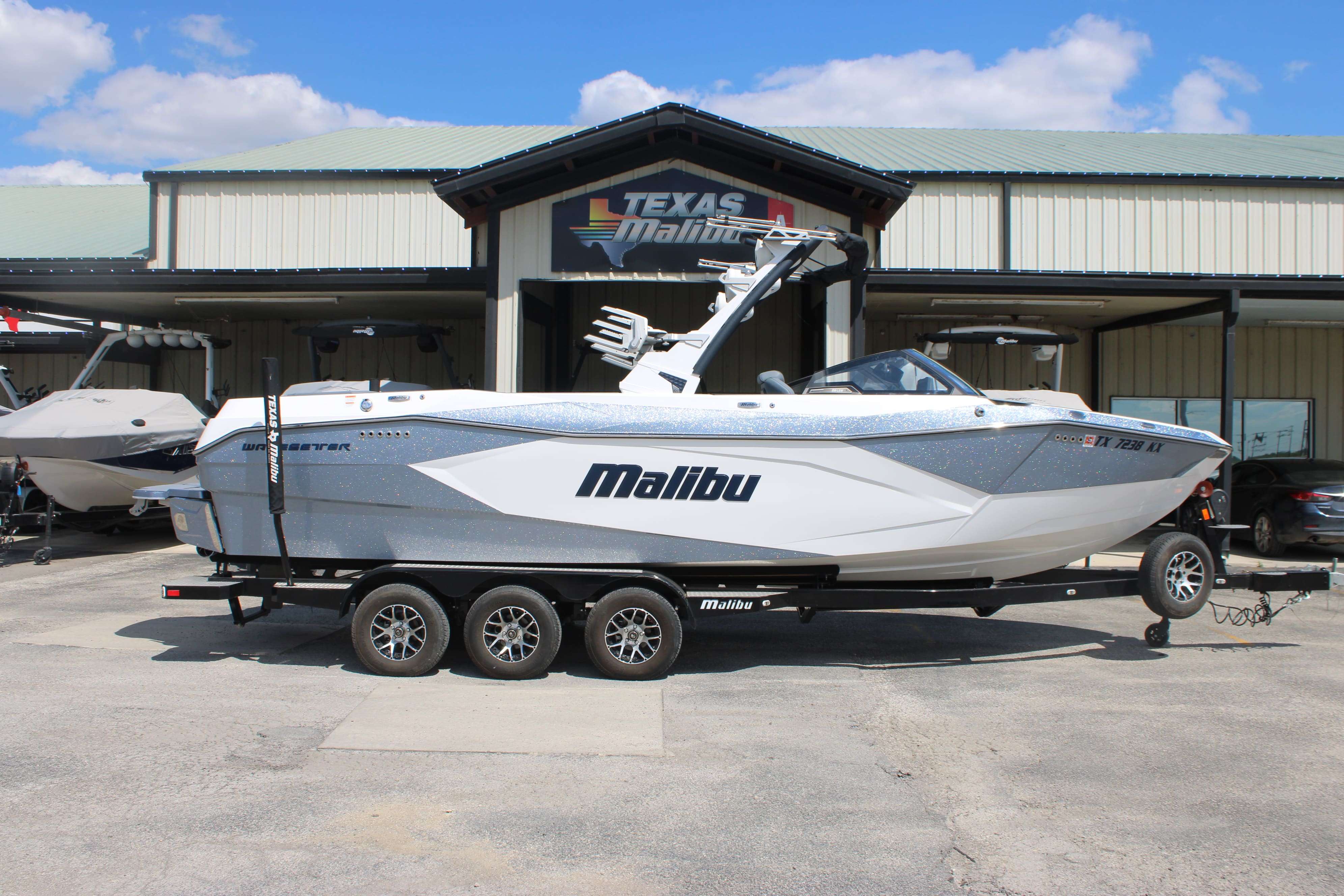 2023 Malibu Boats Wakesetter 26 LSV