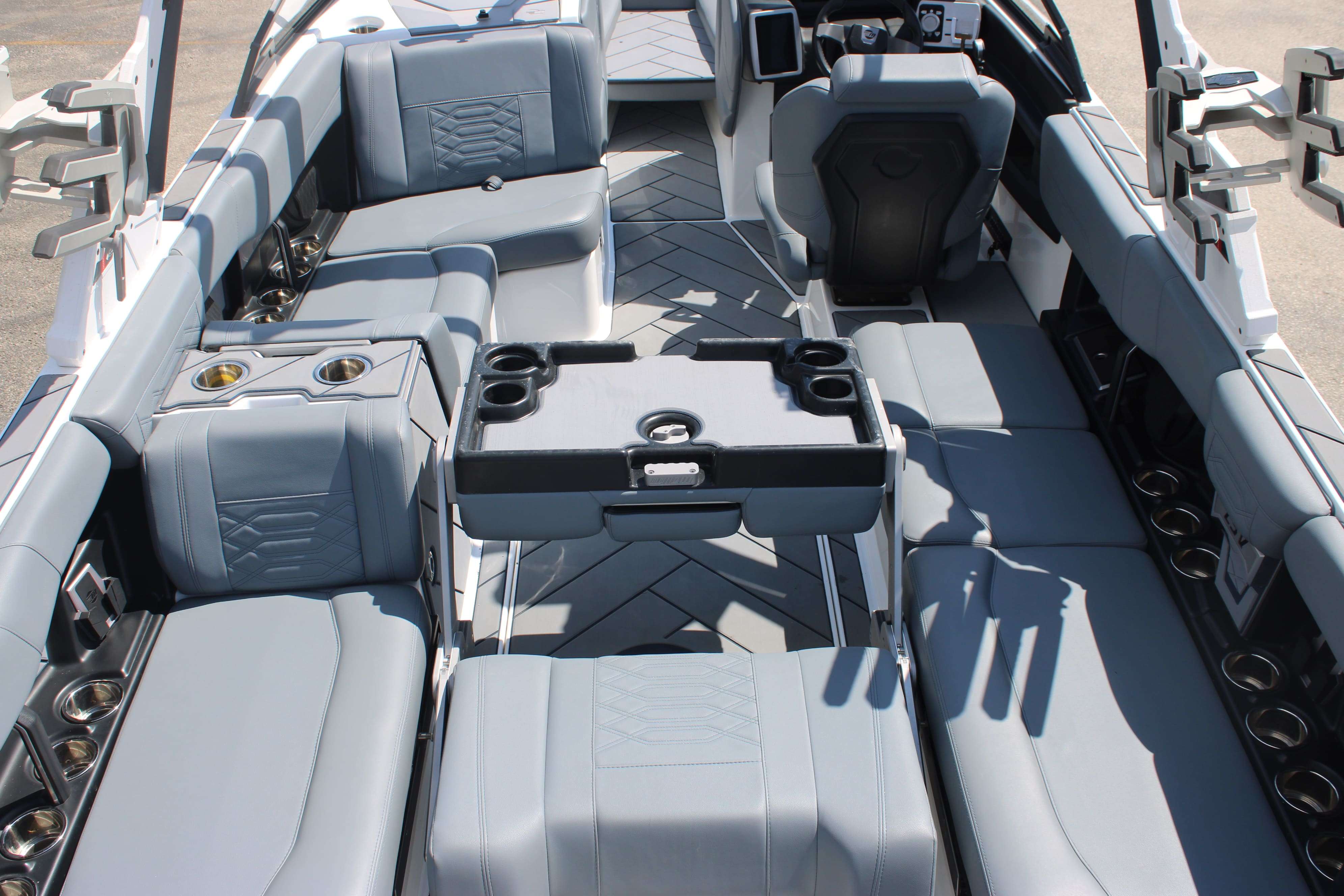 2023 Malibu Boats Wakesetter 26 LSV-13