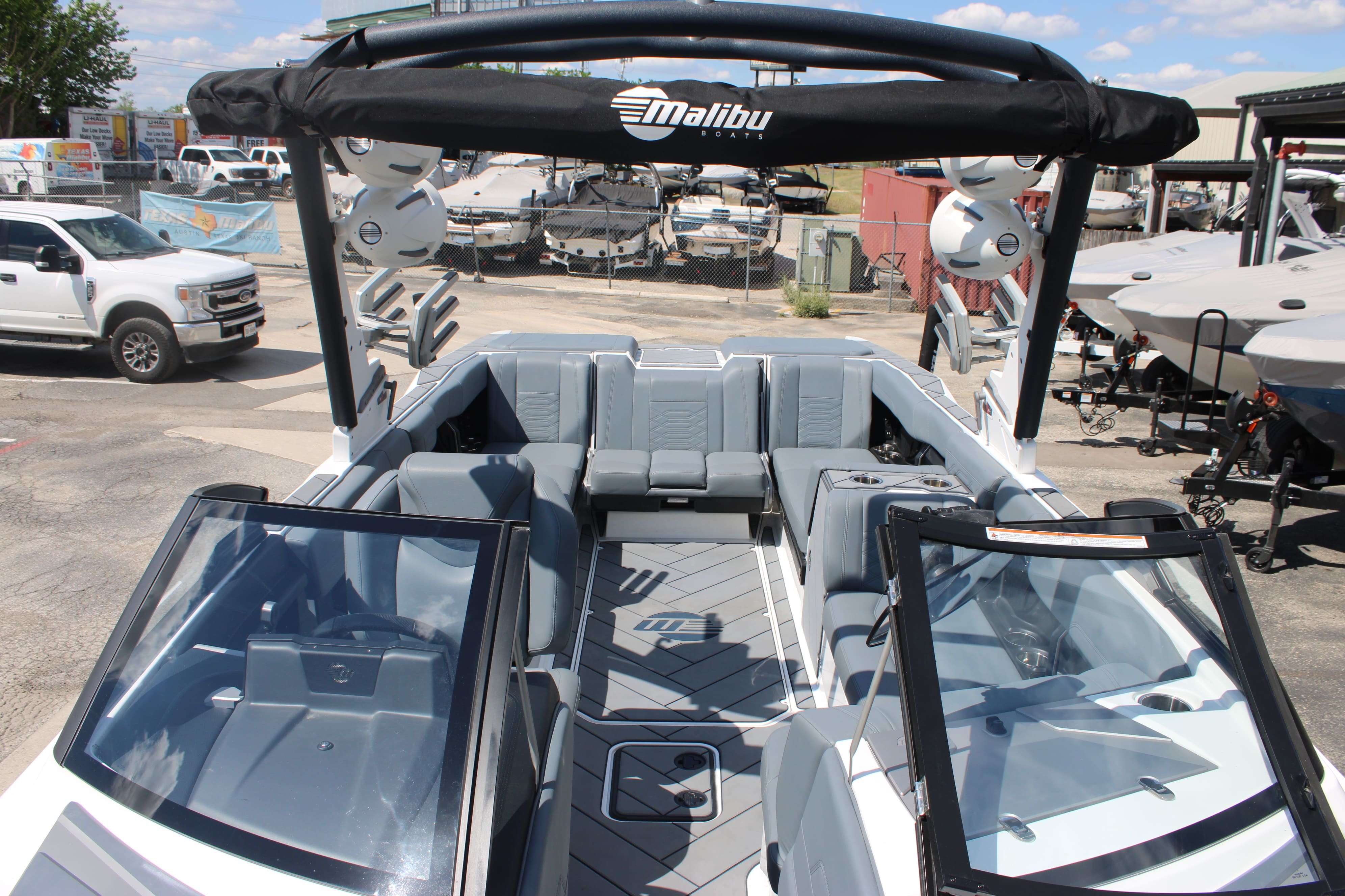 2023 Malibu Boats Wakesetter 26 LSV-19