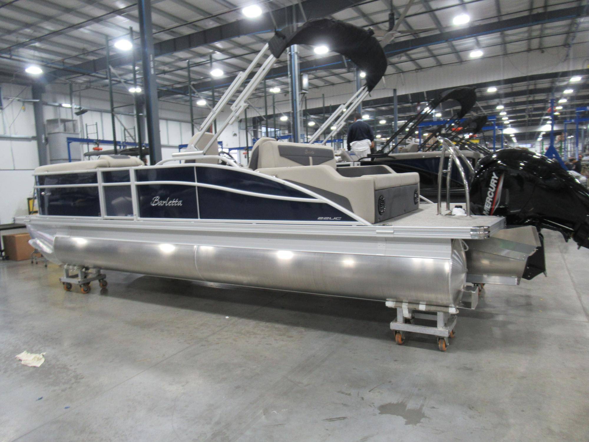 2022 Barletta C22UC0 Boat