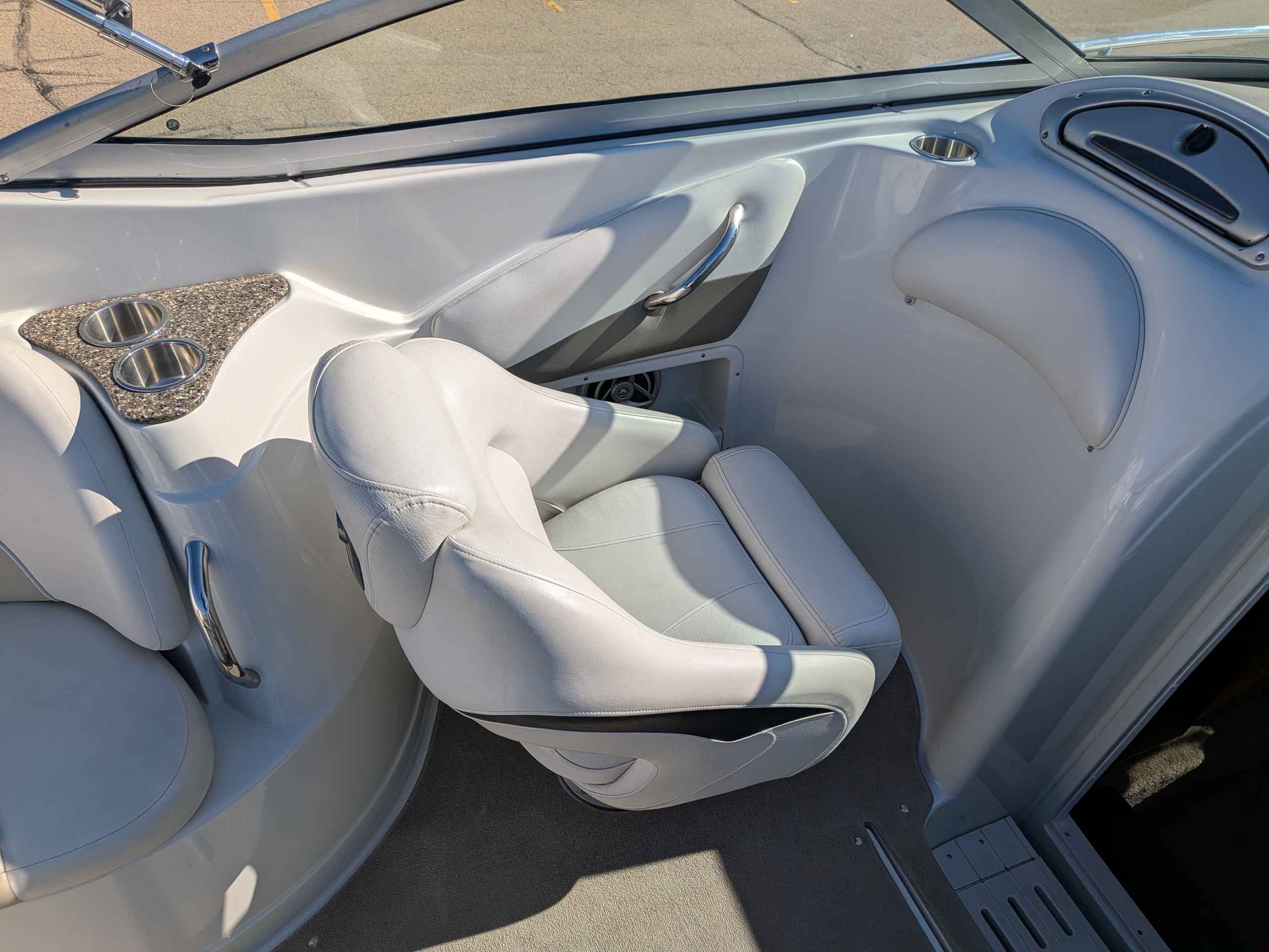 boat-carouselImage-image