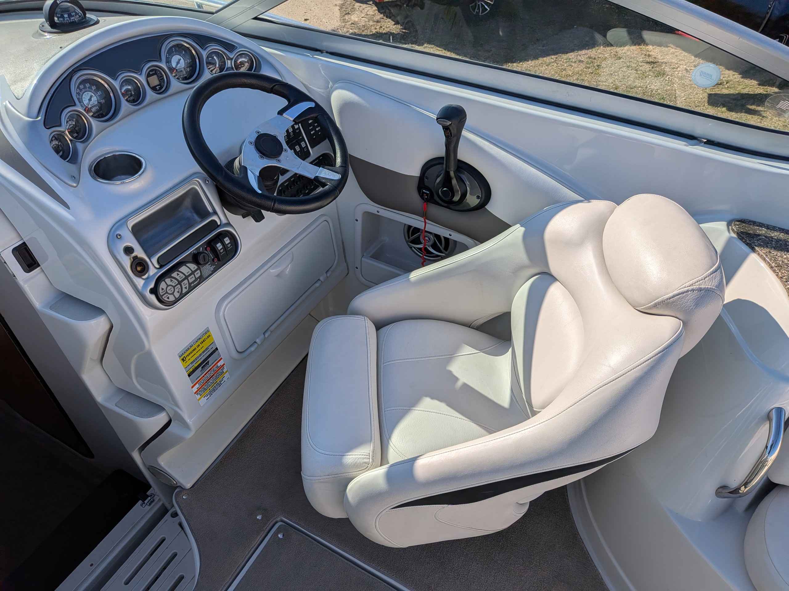 boat-carouselImage-image