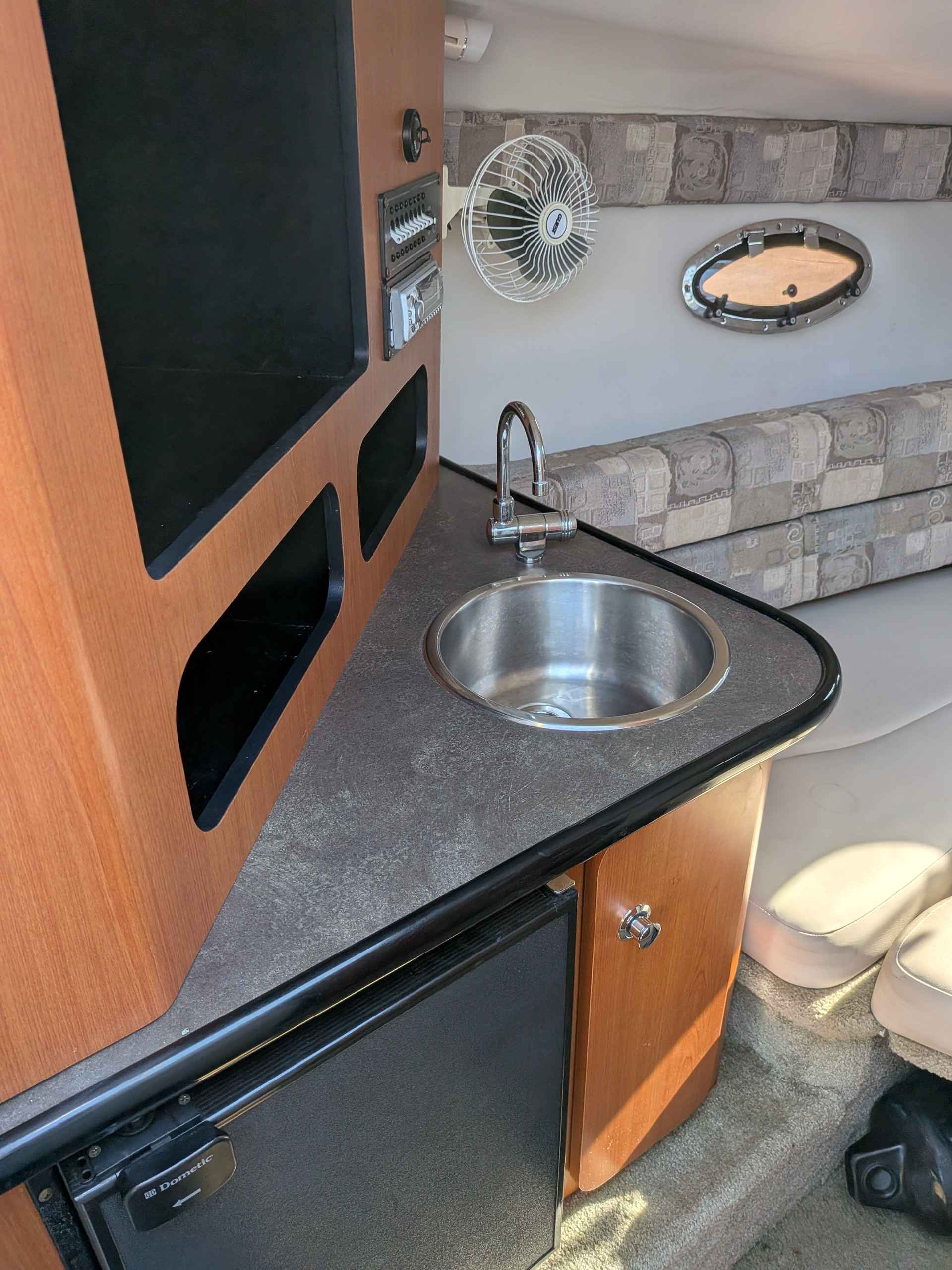 boat-carouselImage-image