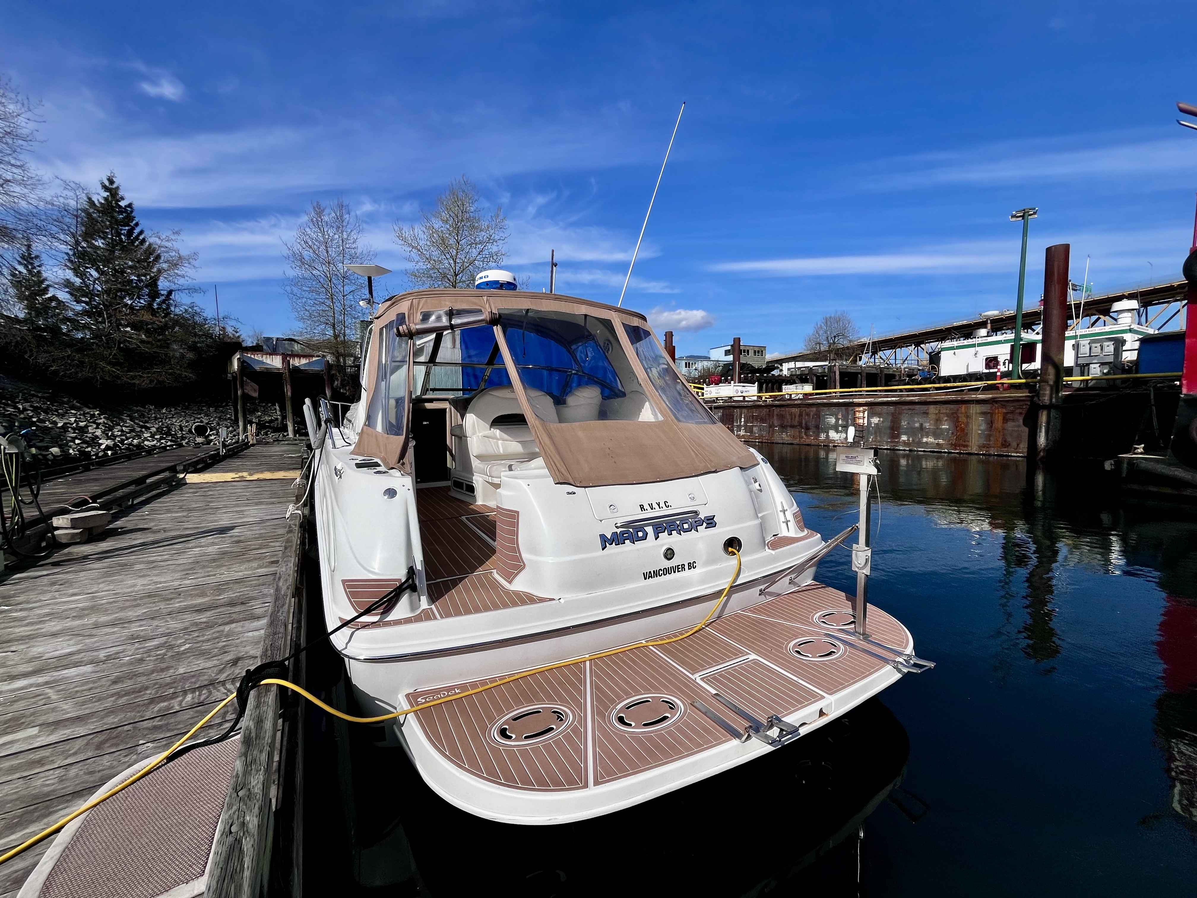 Pre-Owned 2000 Sea ray Sundancer 380 for Sale | Vancouver, BC | M&P Yacht Centre | 63640e094b86ba9ee3014ed6