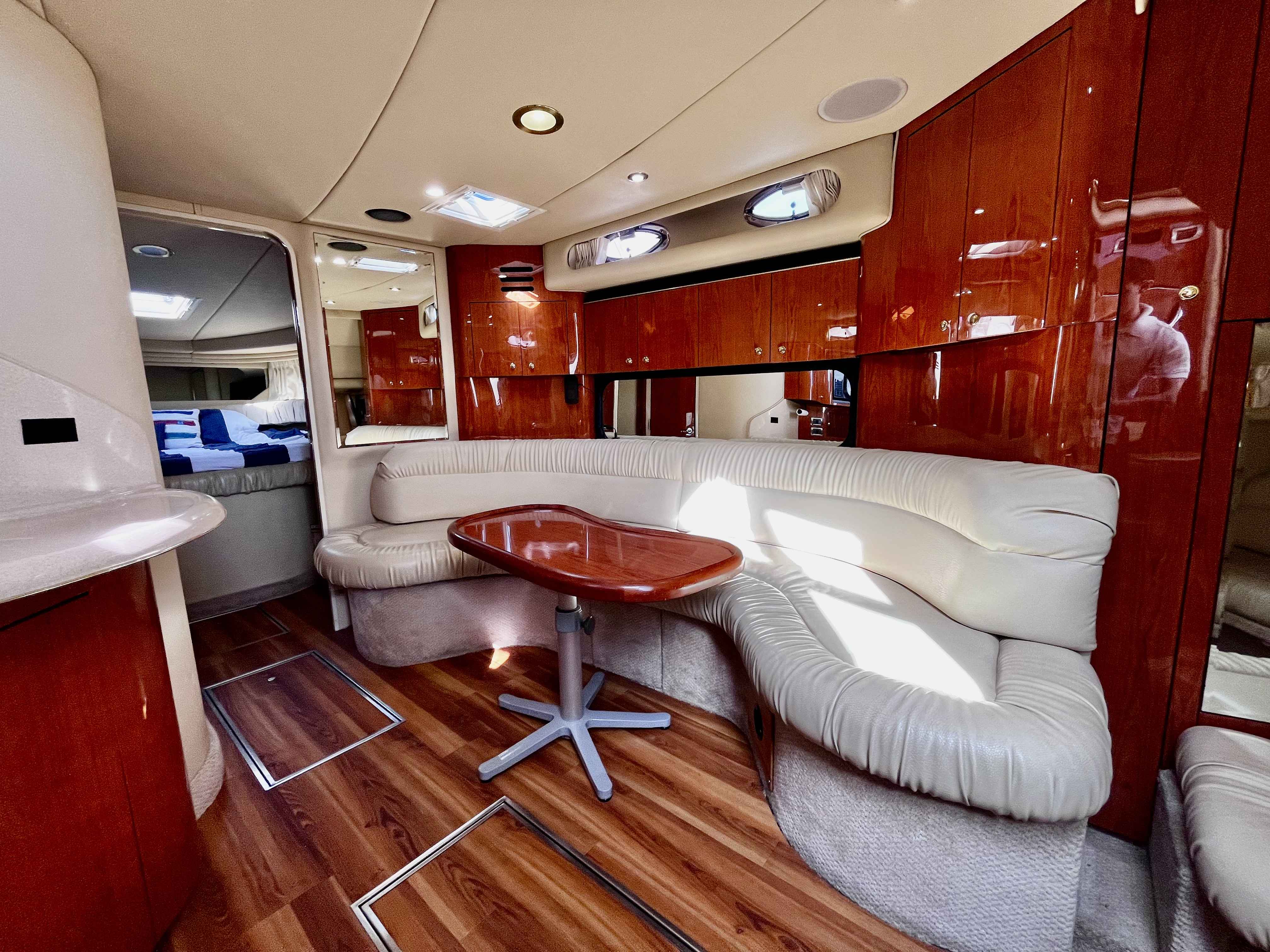 Pre-Owned 2000 Sea ray Sundancer 380 for Sale | Vancouver, BC | M&P Yacht Centre | 63640e094b86ba9ee3014ed6