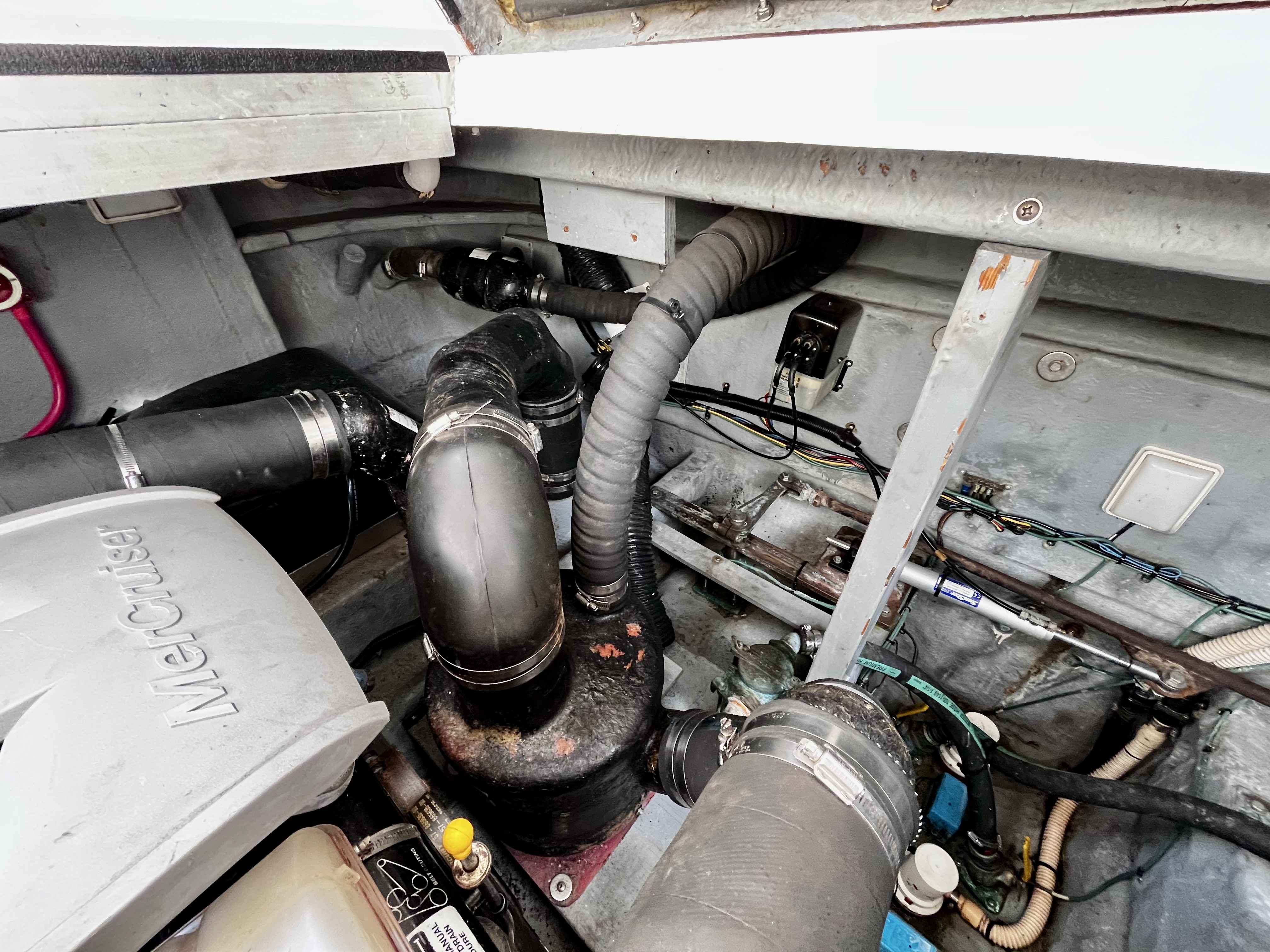 Pre-Owned 2000 Sea ray Sundancer 380 for Sale | Vancouver, BC | M&P Yacht Centre | 63640e094b86ba9ee3014ed6