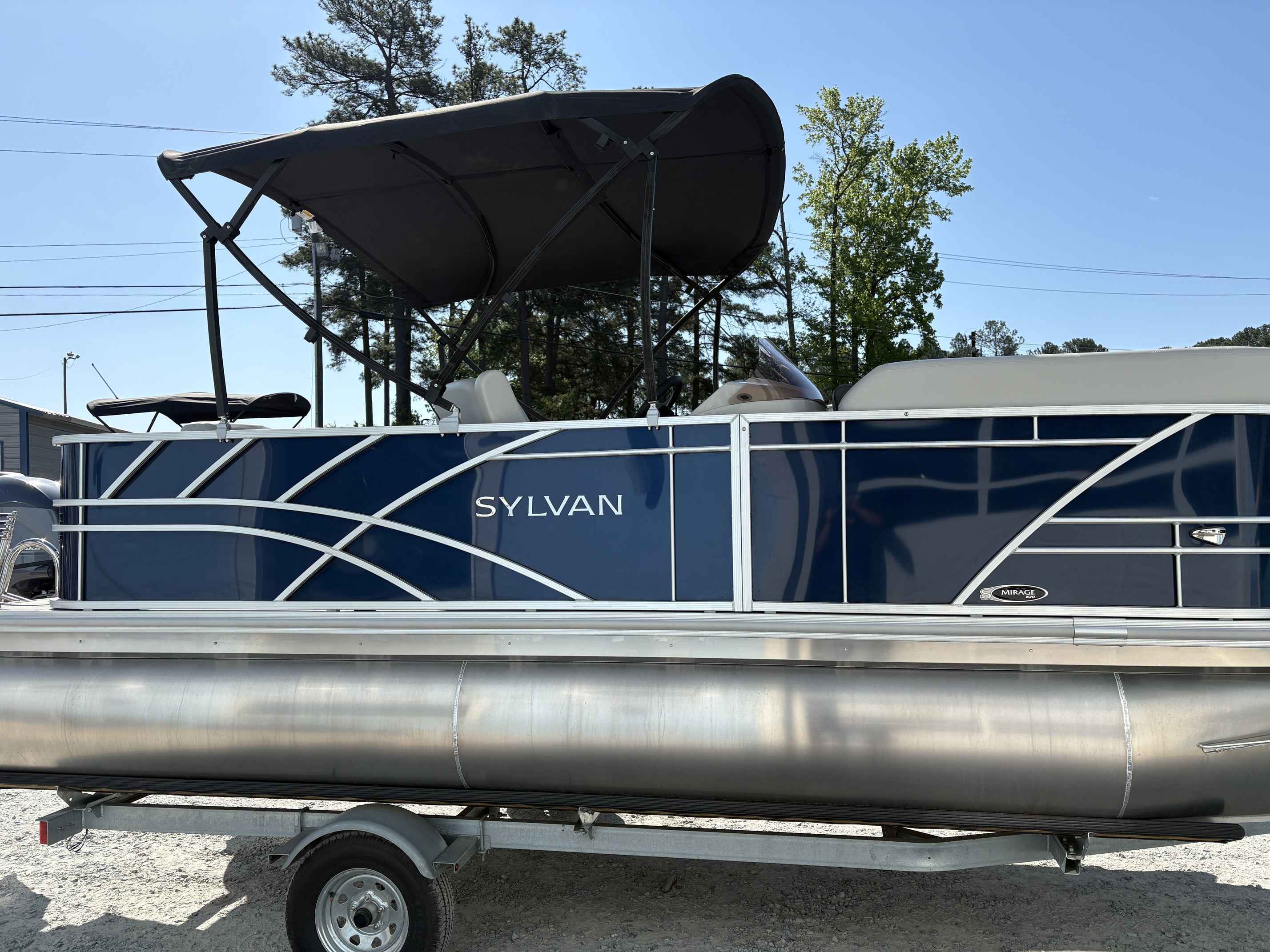 2025 Sylvan Mirage Cruise 820-3