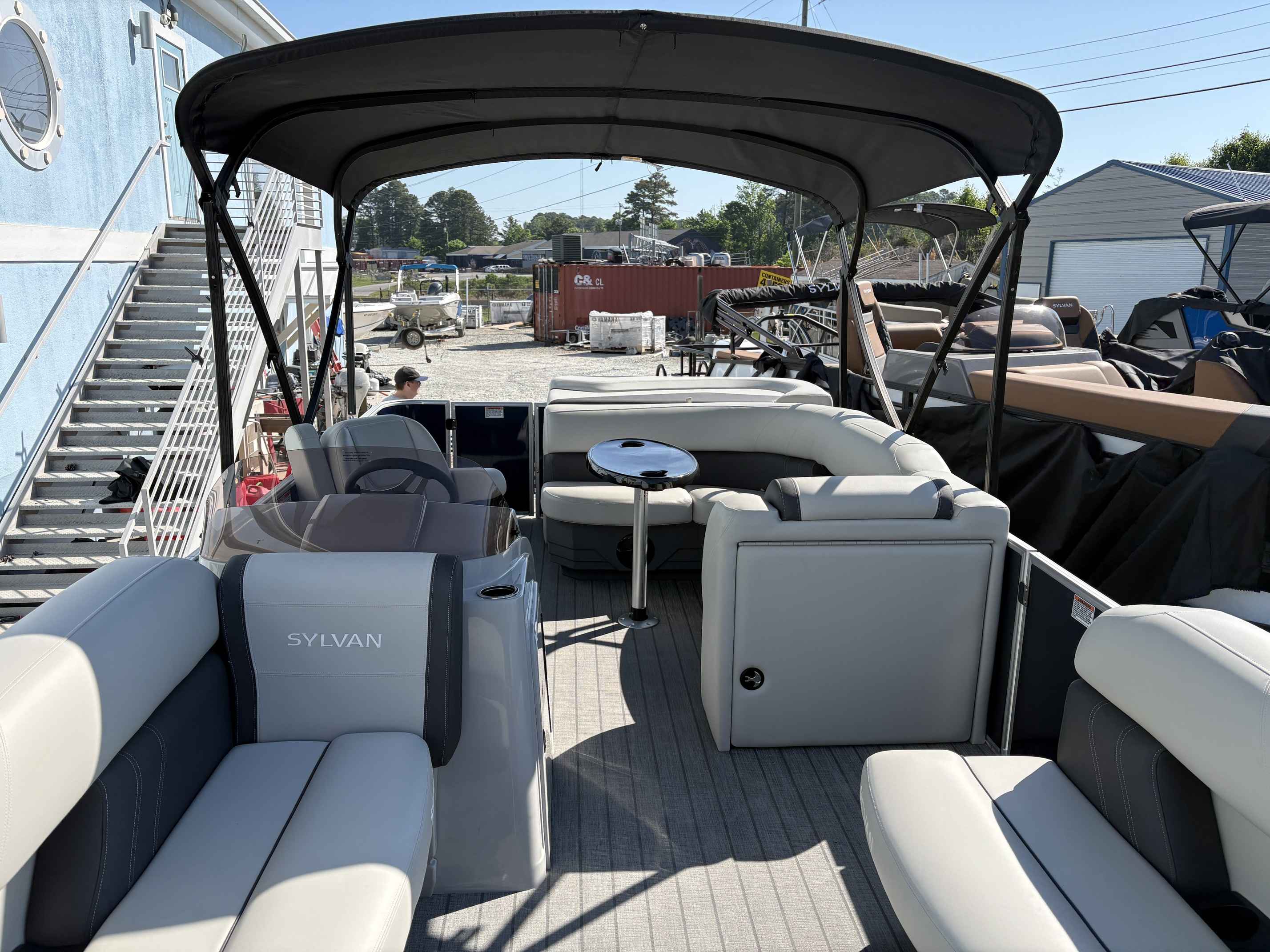 2025 Sylvan Mirage Cruise 820-5