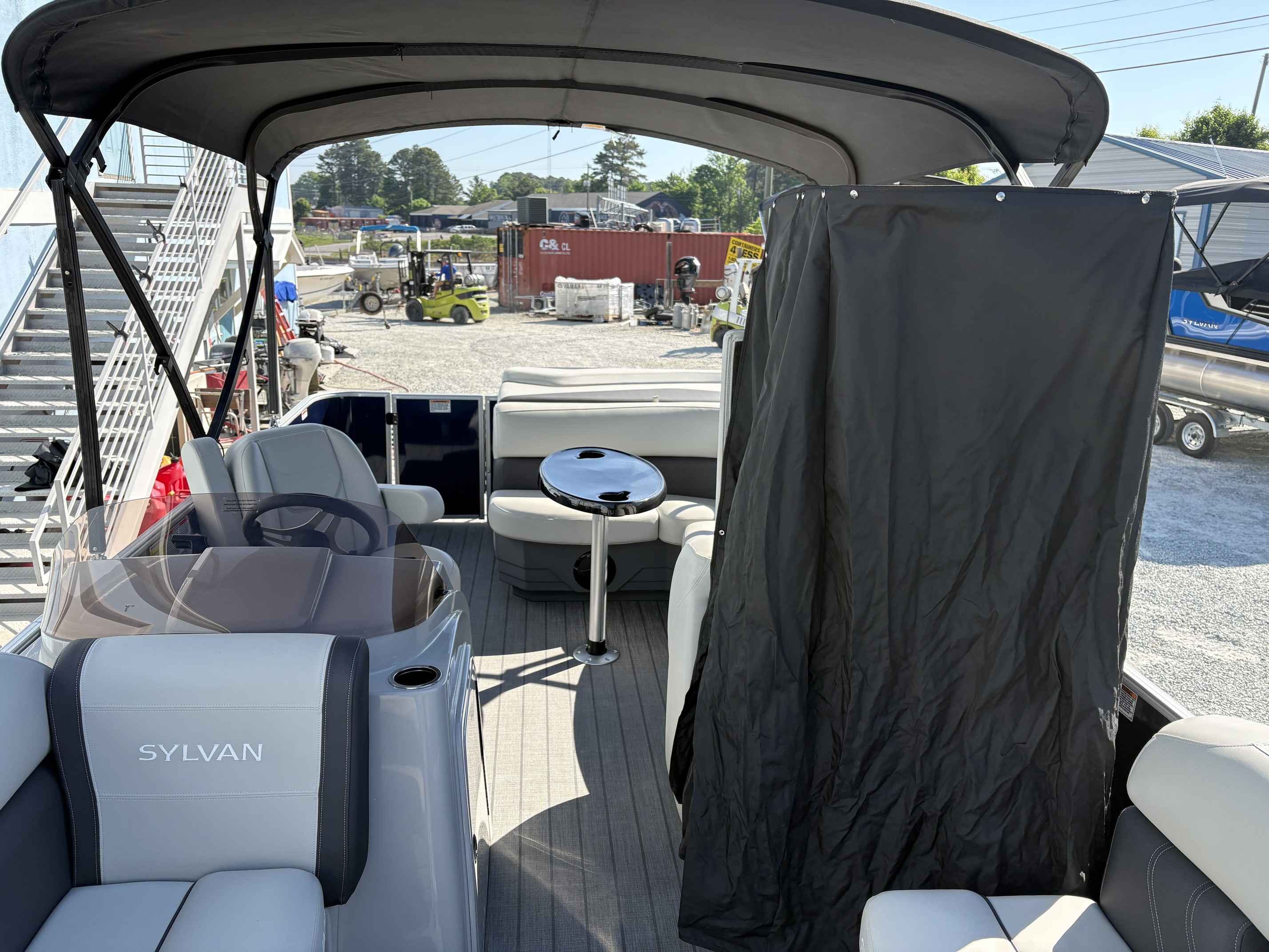 2025 Sylvan Mirage Cruise 820-9