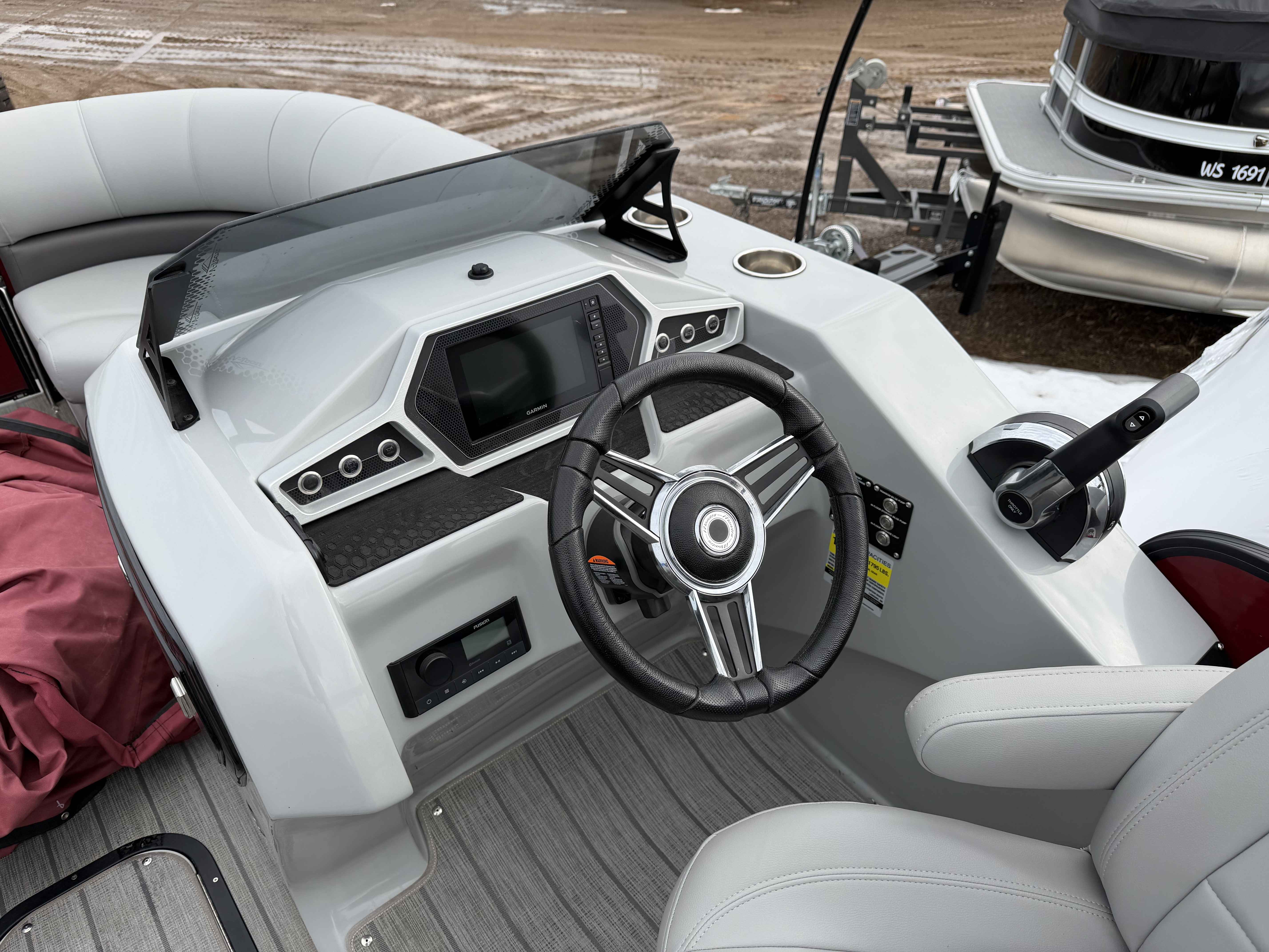 boat-carouselImage-image