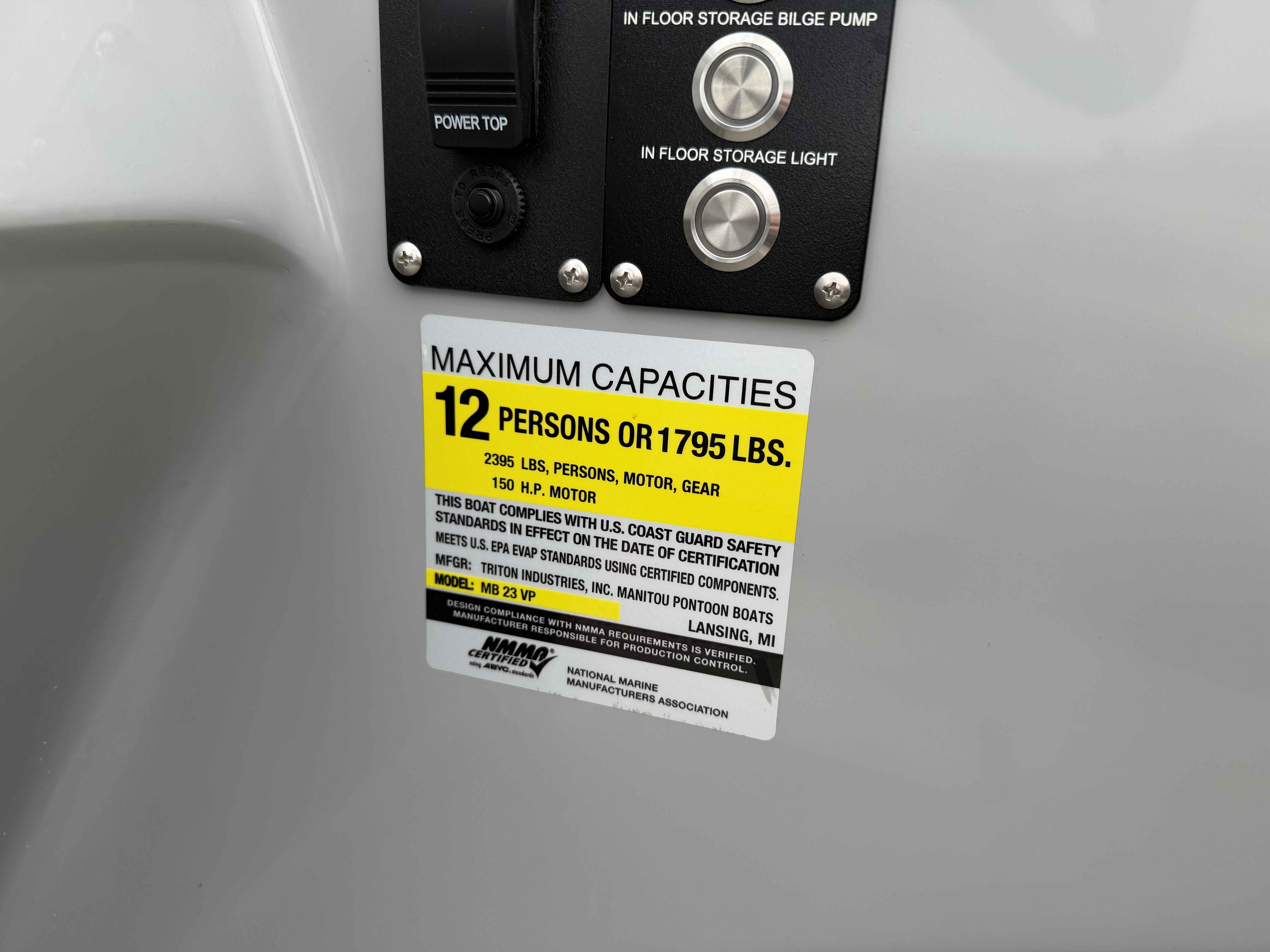 boat-carouselImage-image