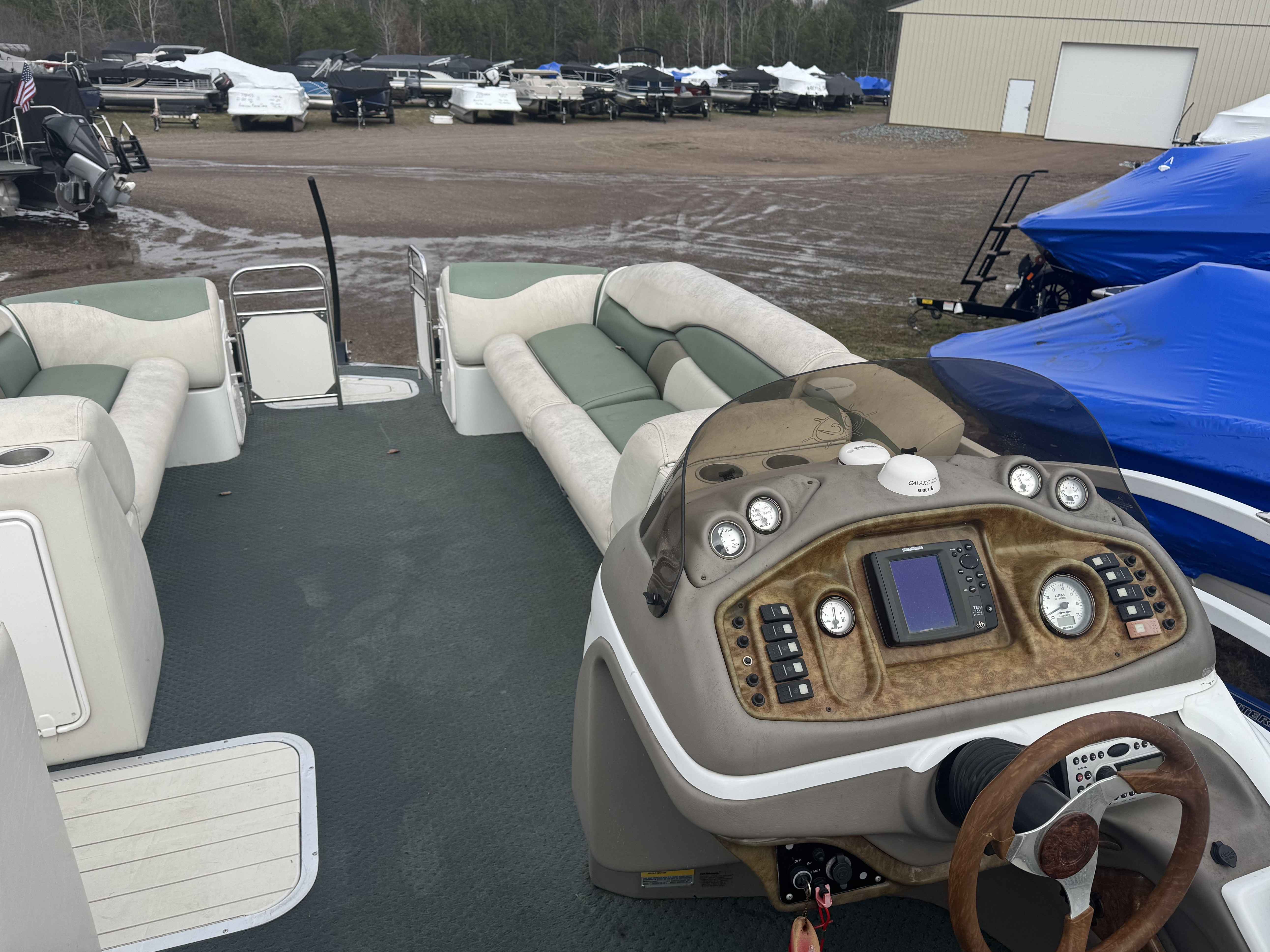 boat-carouselImage-image