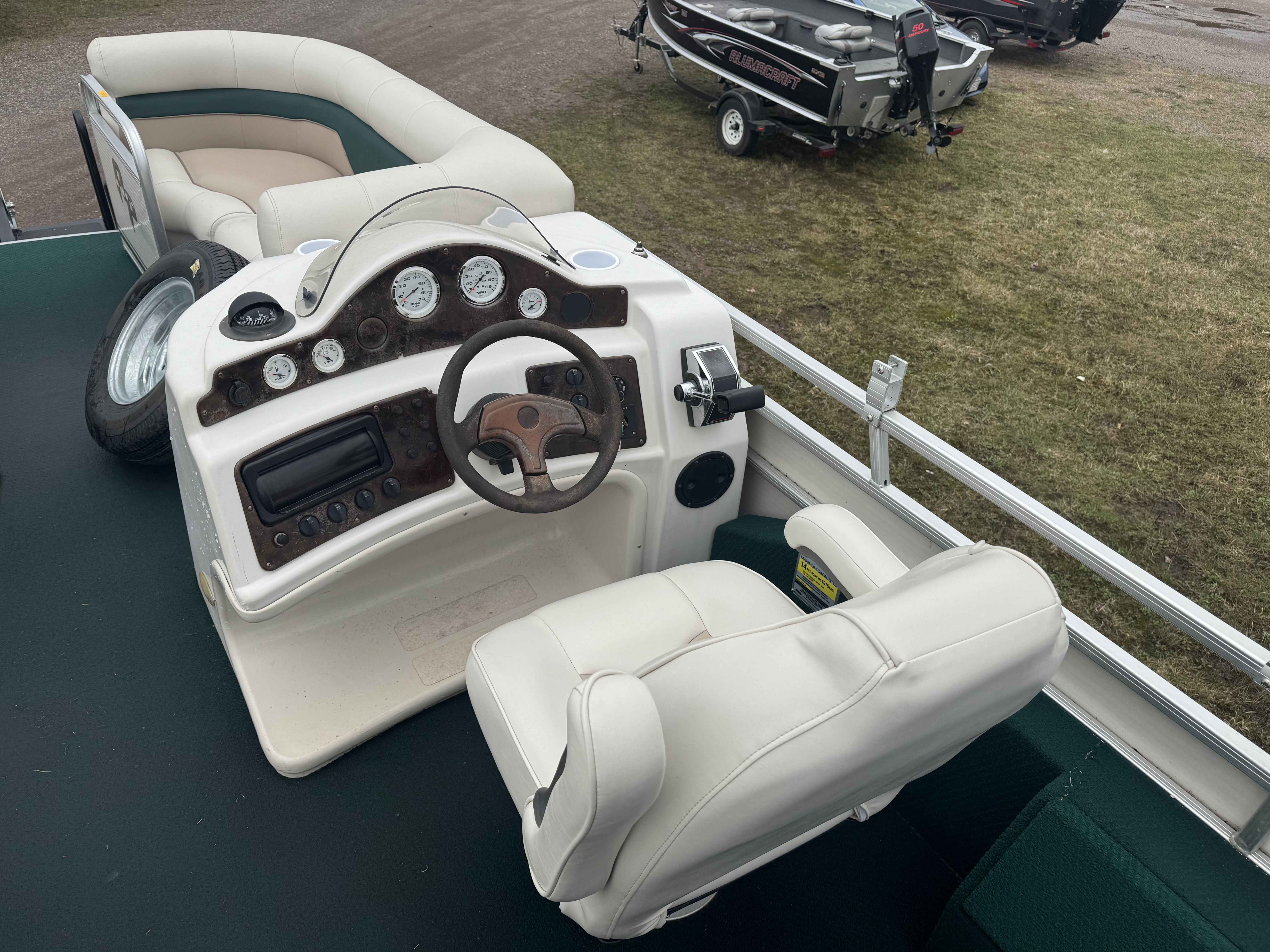 boat-carouselImage-image