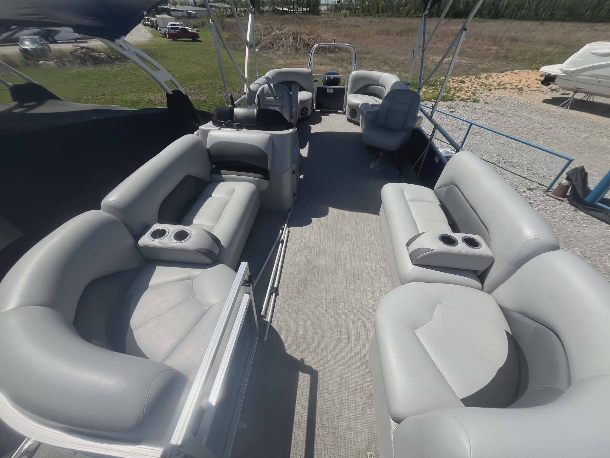  2026 Veranda Vista Sport VS22RC Tritoon w/ Yamaha F200LC + Trailer-14
