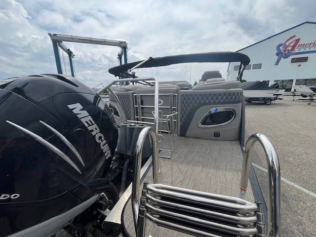 boat-carouselImage-image