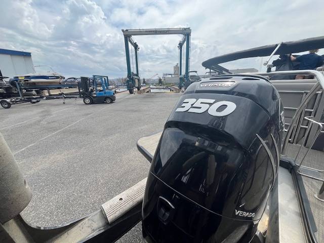 boat-carouselImage-image