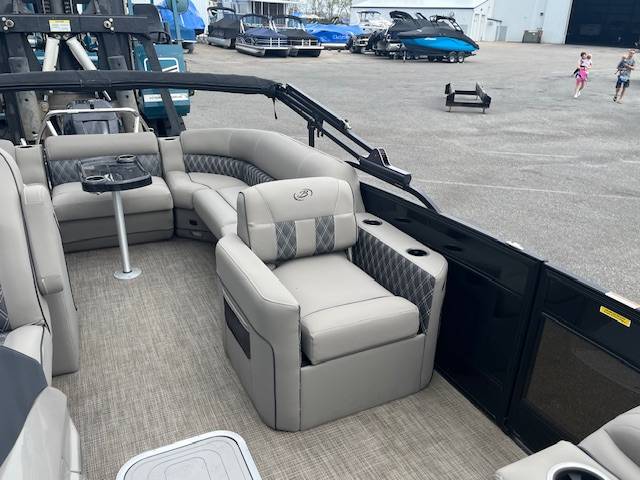 boat-carouselImage-image