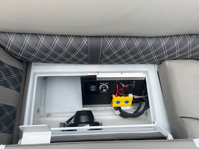 boat-carouselImage-image