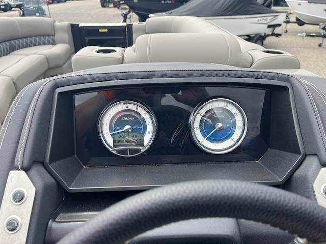 boat-carouselImage-image