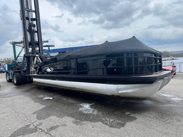 boat-carouselImage-image