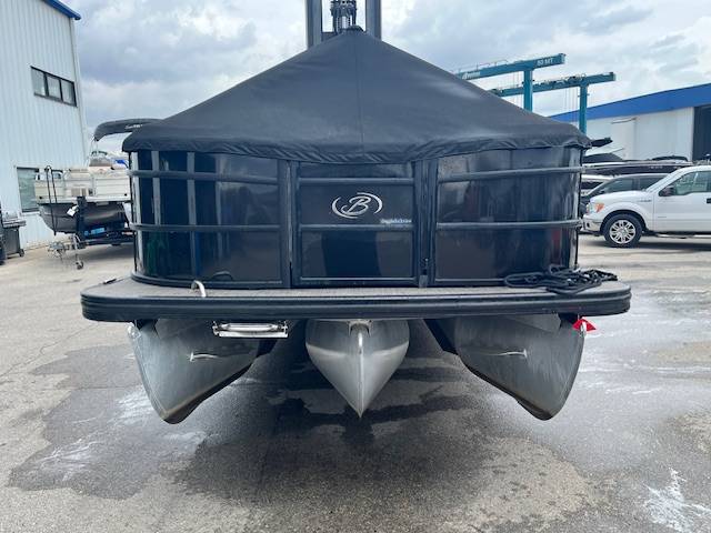 boat-carouselImage-image