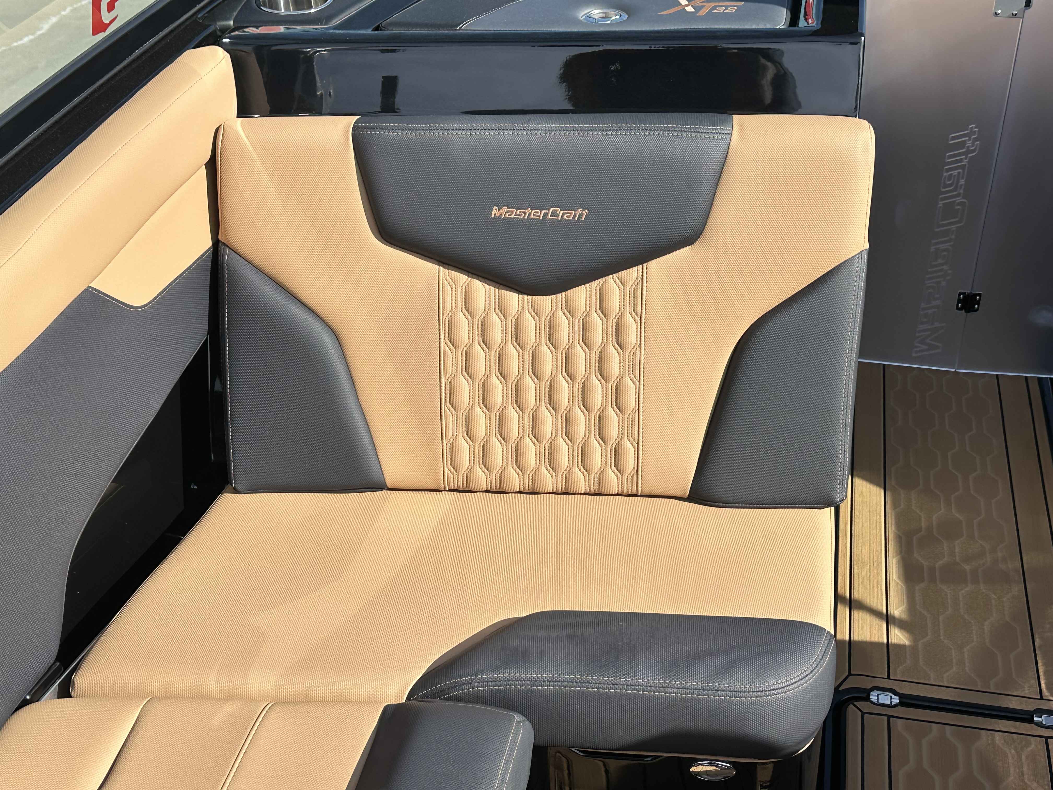 2022 Mastercraft XT22-9