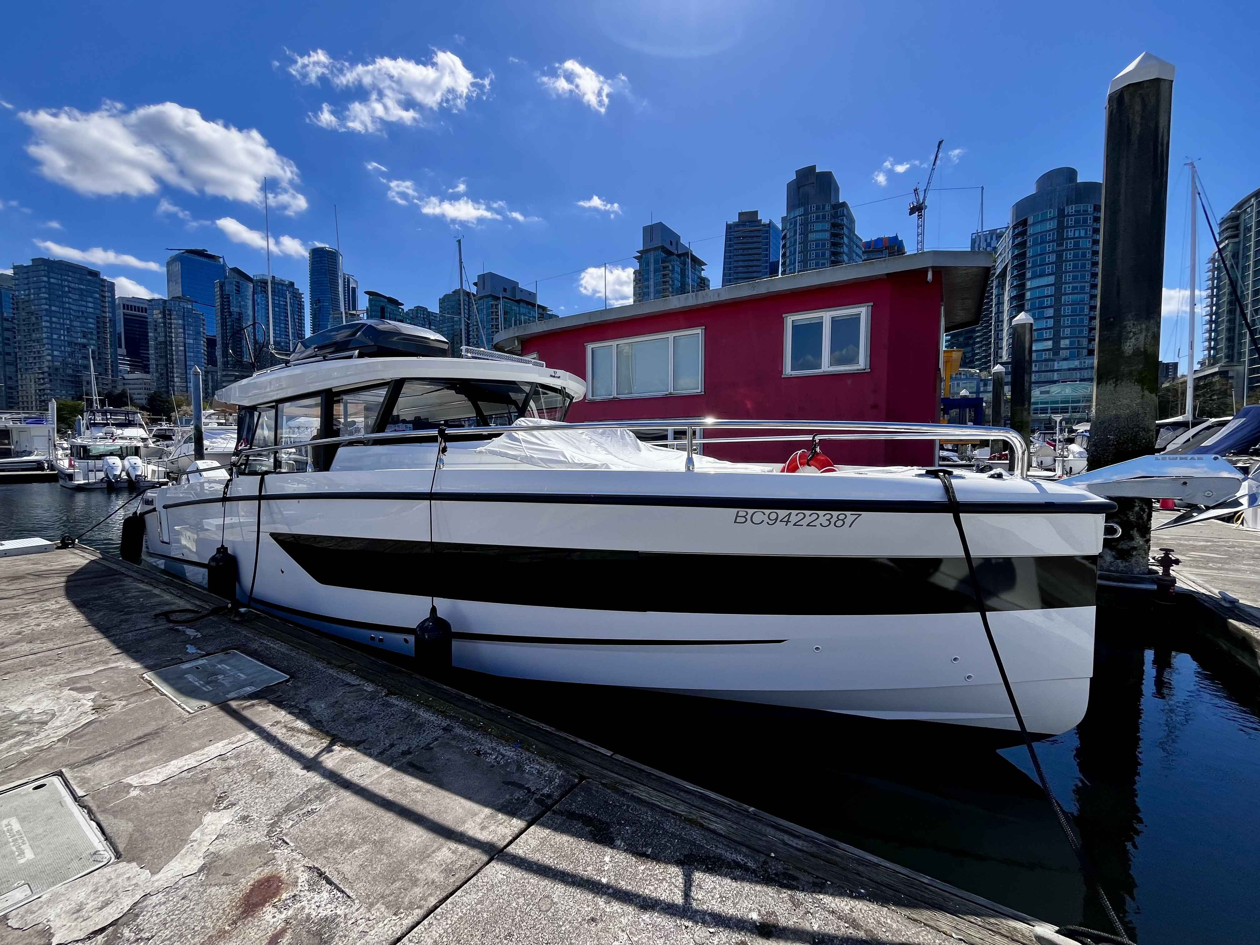 Pre-Owned 2025 Wellcraft 38 Explorer for Sale | Vancouver, BC | M&P Yacht Centre | 67842e24b0cd942f1801e2e6