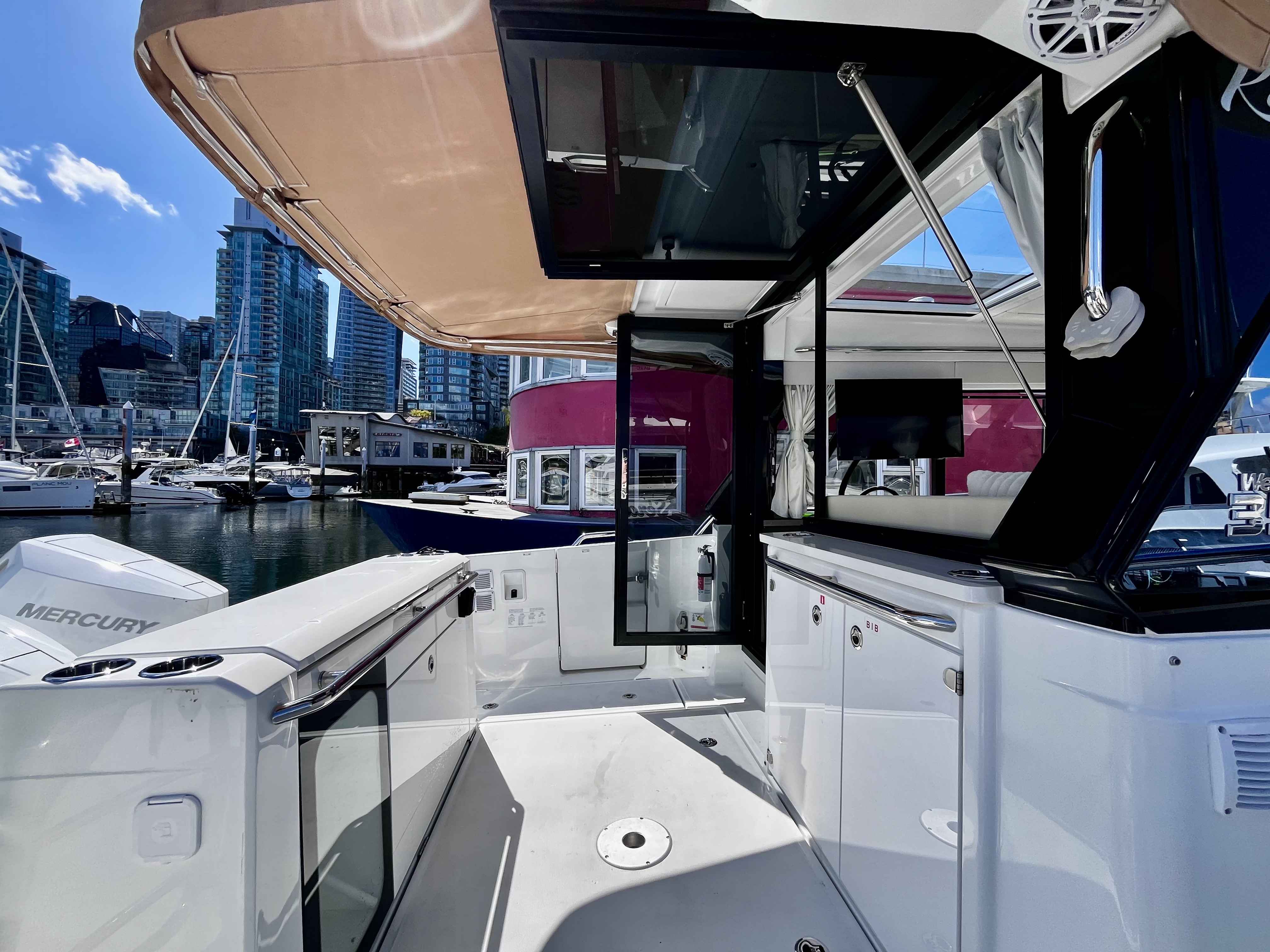 Pre-Owned 2025 Wellcraft 38 Explorer for Sale | Vancouver, BC | M&P Yacht Centre | 67842e24b0cd942f1801e2e6