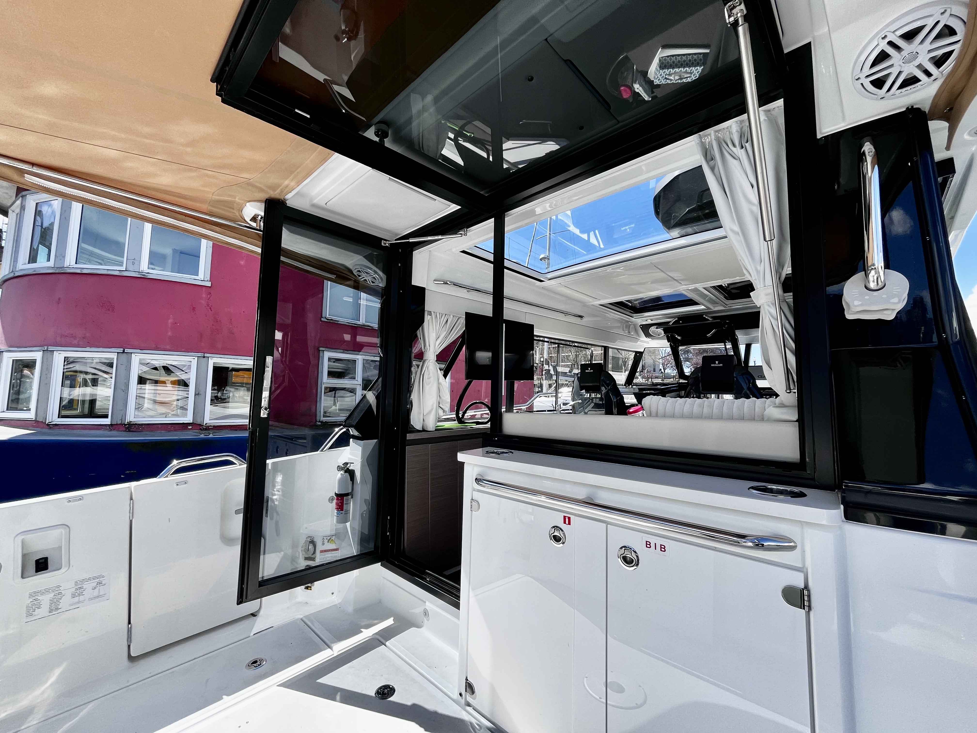 Pre-Owned 2025 Wellcraft 38 Explorer for Sale | Vancouver, BC | M&P Yacht Centre | 67842e24b0cd942f1801e2e6