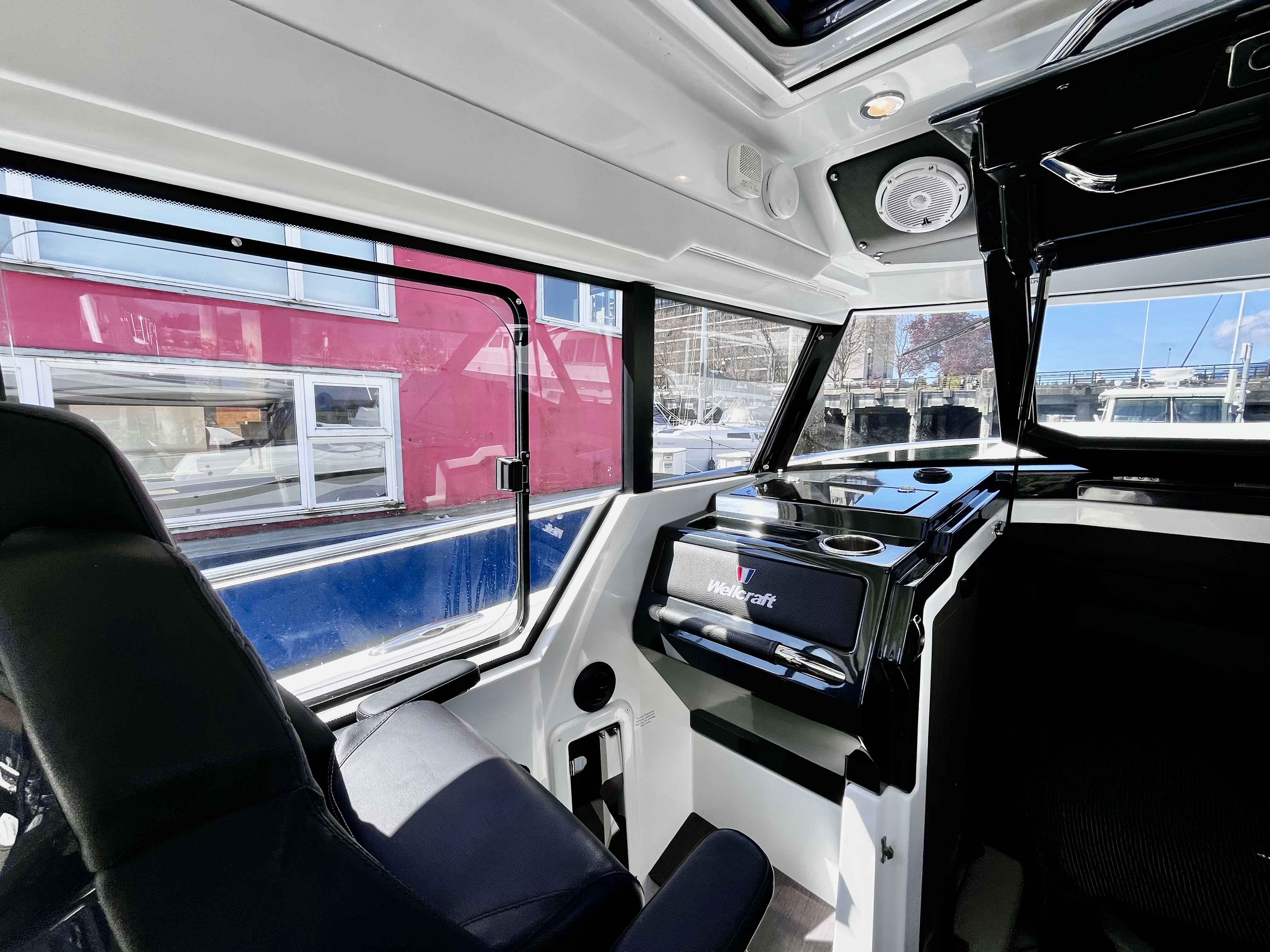 Pre-Owned 2025 Wellcraft 38 Explorer for Sale | Vancouver, BC | M&P Yacht Centre | 67842e24b0cd942f1801e2e6