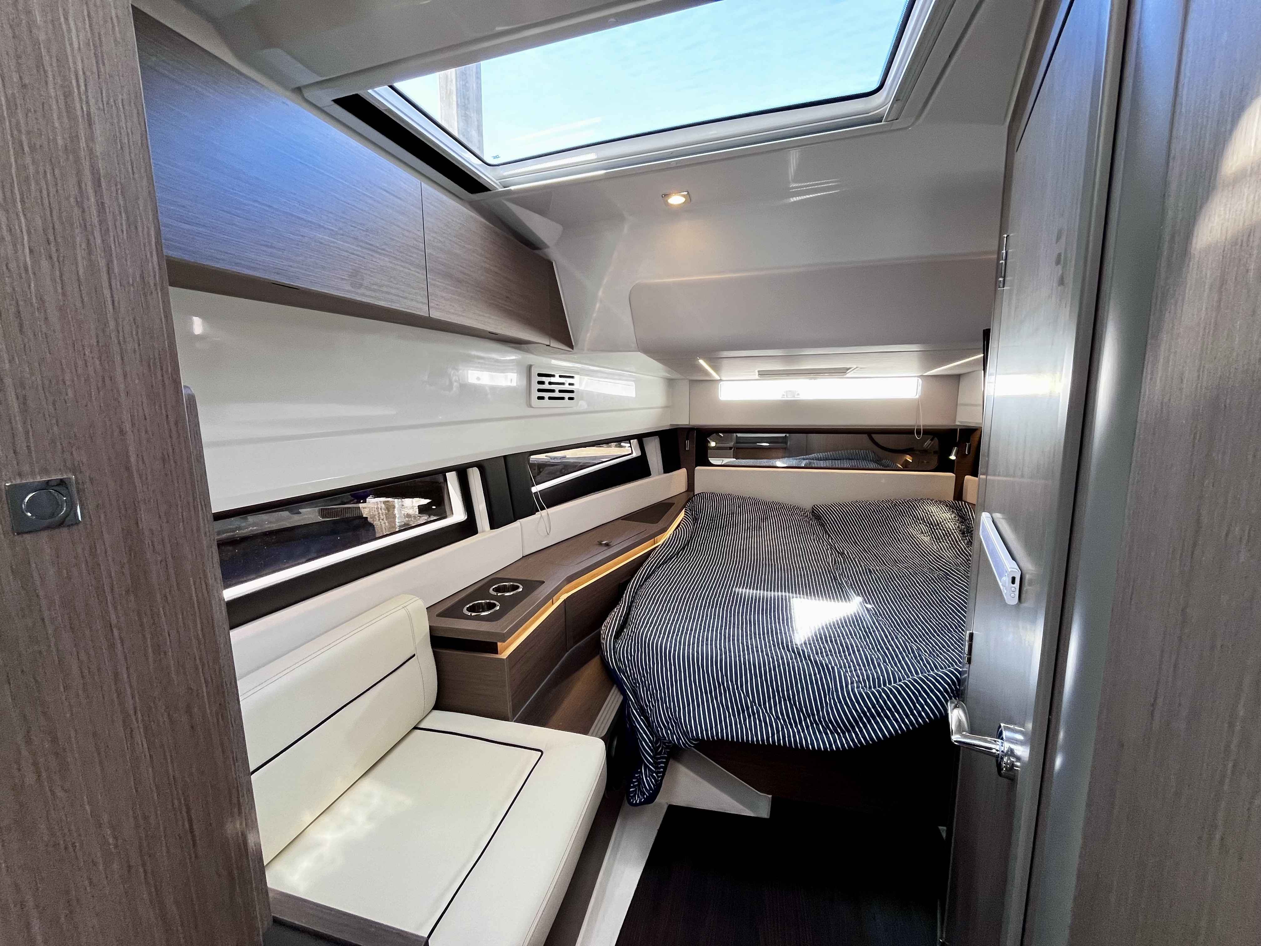 Pre-Owned 2025 Wellcraft 38 Explorer for Sale | Vancouver, BC | M&P Yacht Centre | 67842e24b0cd942f1801e2e6