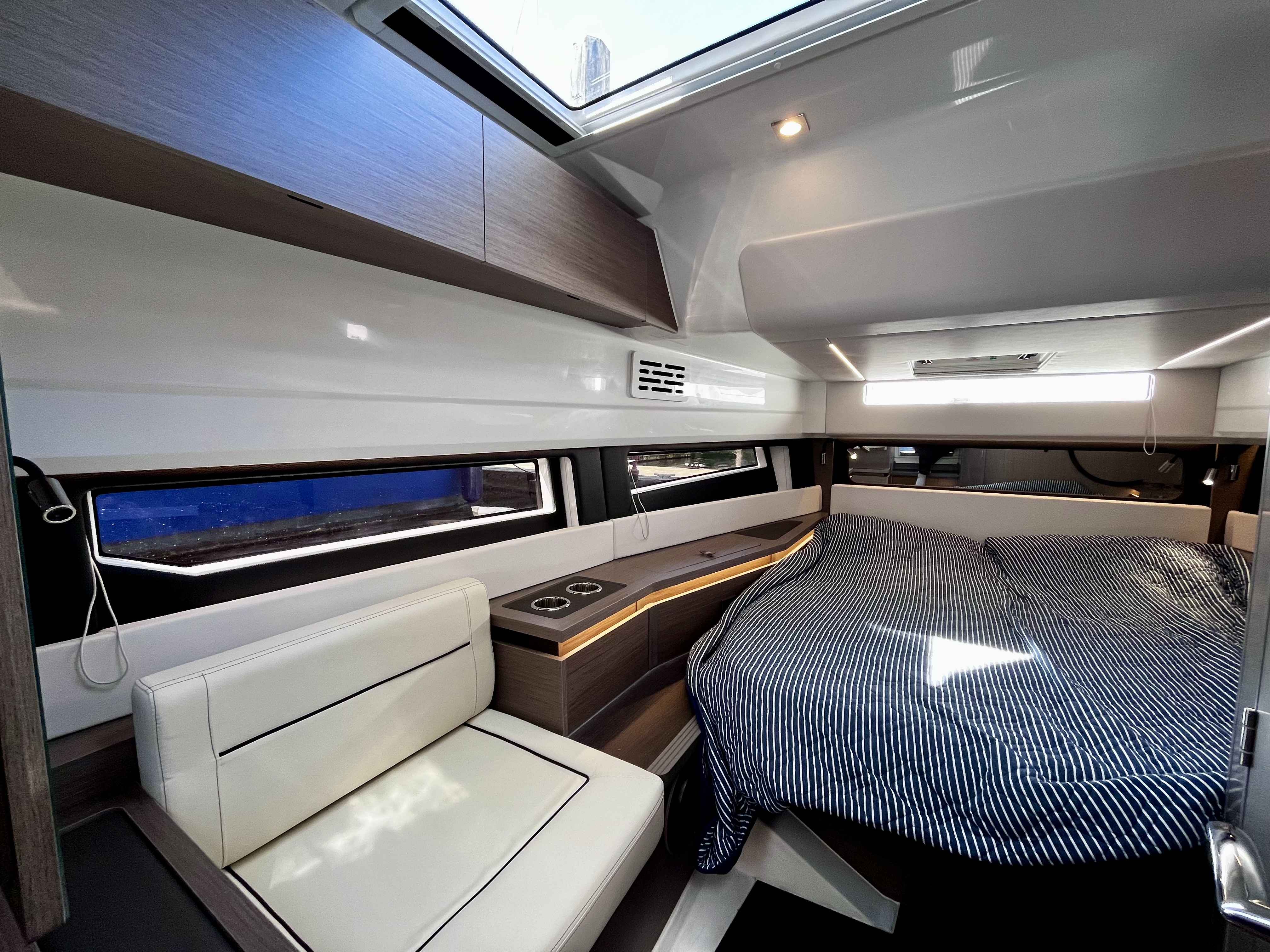 Pre-Owned 2025 Wellcraft 38 Explorer for Sale | Vancouver, BC | M&P Yacht Centre | 67842e24b0cd942f1801e2e6