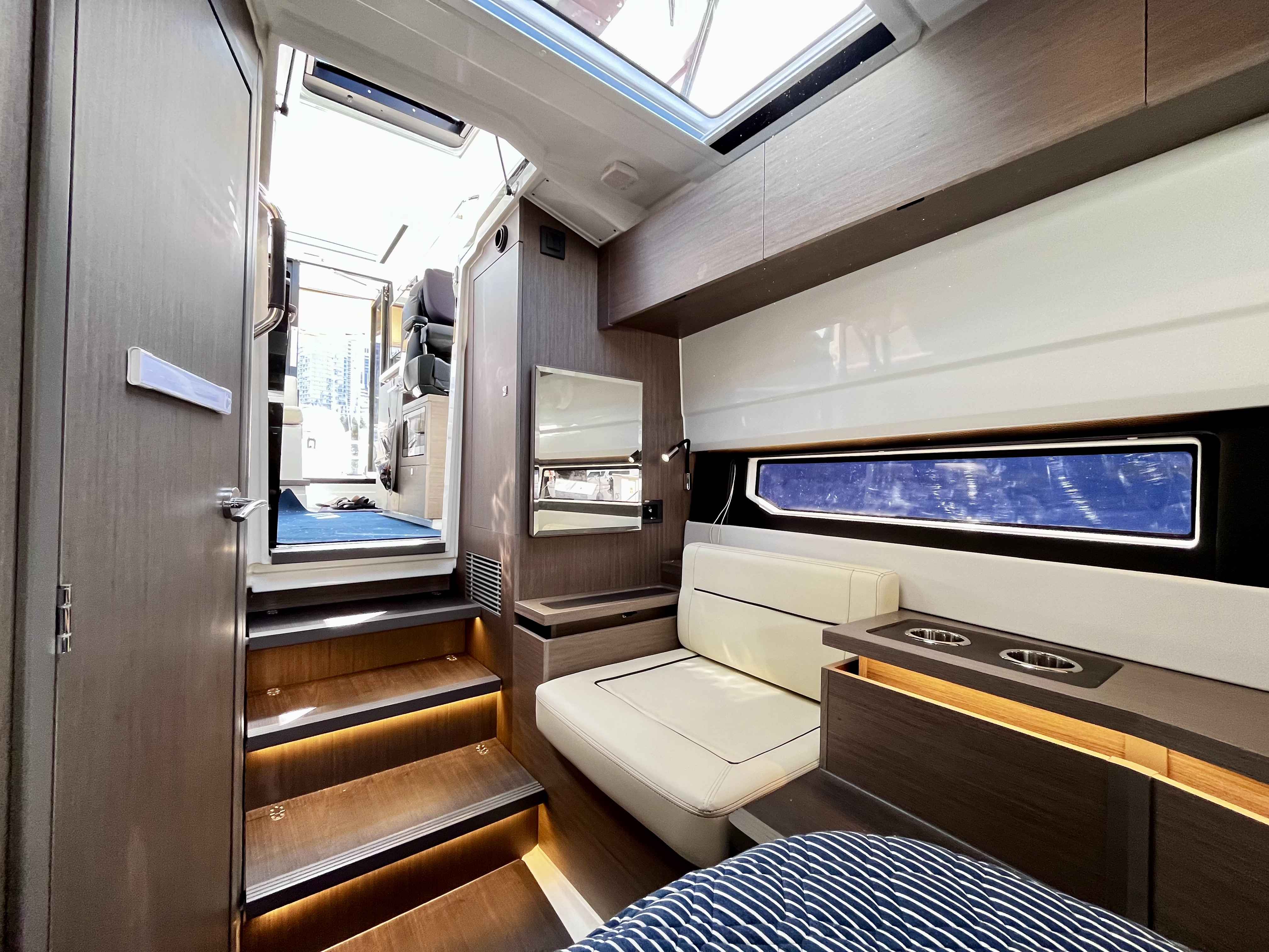 Pre-Owned 2025 Wellcraft 38 Explorer for Sale | Vancouver, BC | M&P Yacht Centre | 67842e24b0cd942f1801e2e6