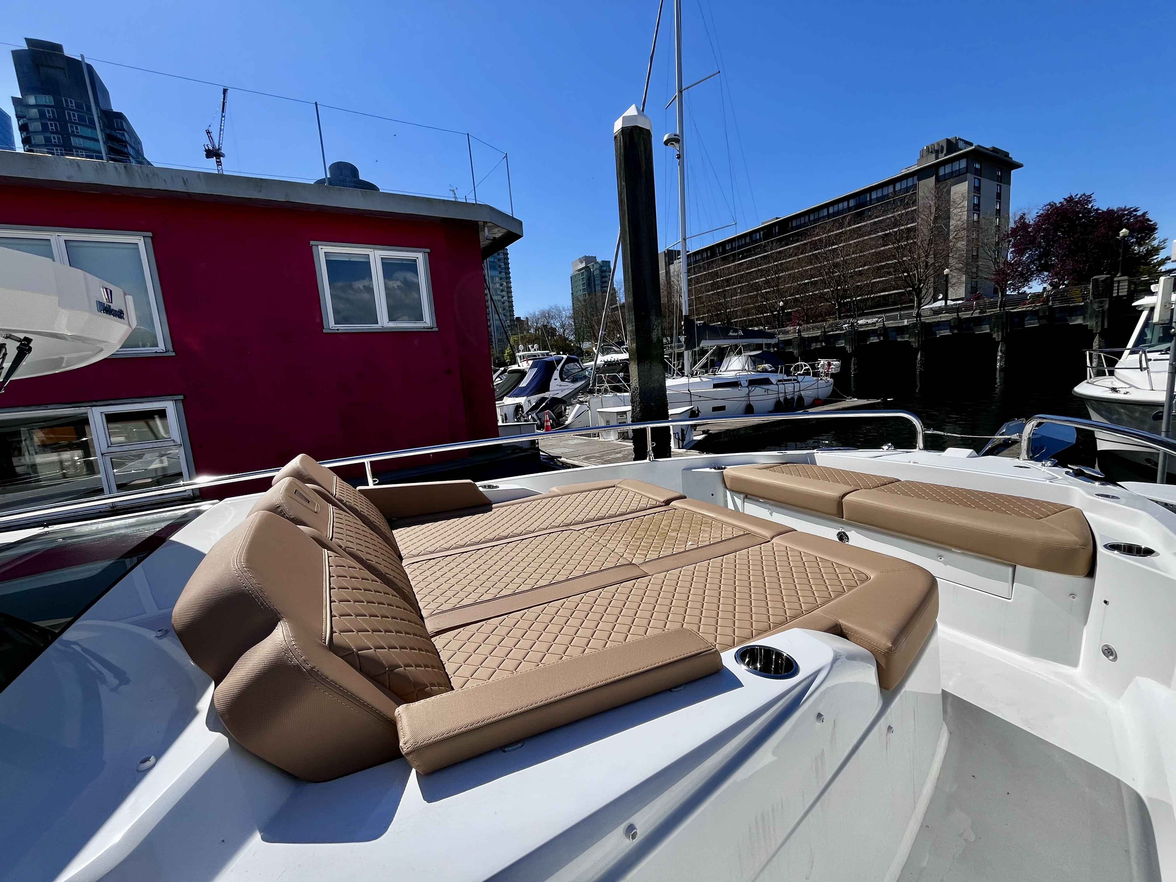 Pre-Owned 2025 Wellcraft 38 Explorer for Sale | Vancouver, BC | M&P Yacht Centre | 67842e24b0cd942f1801e2e6